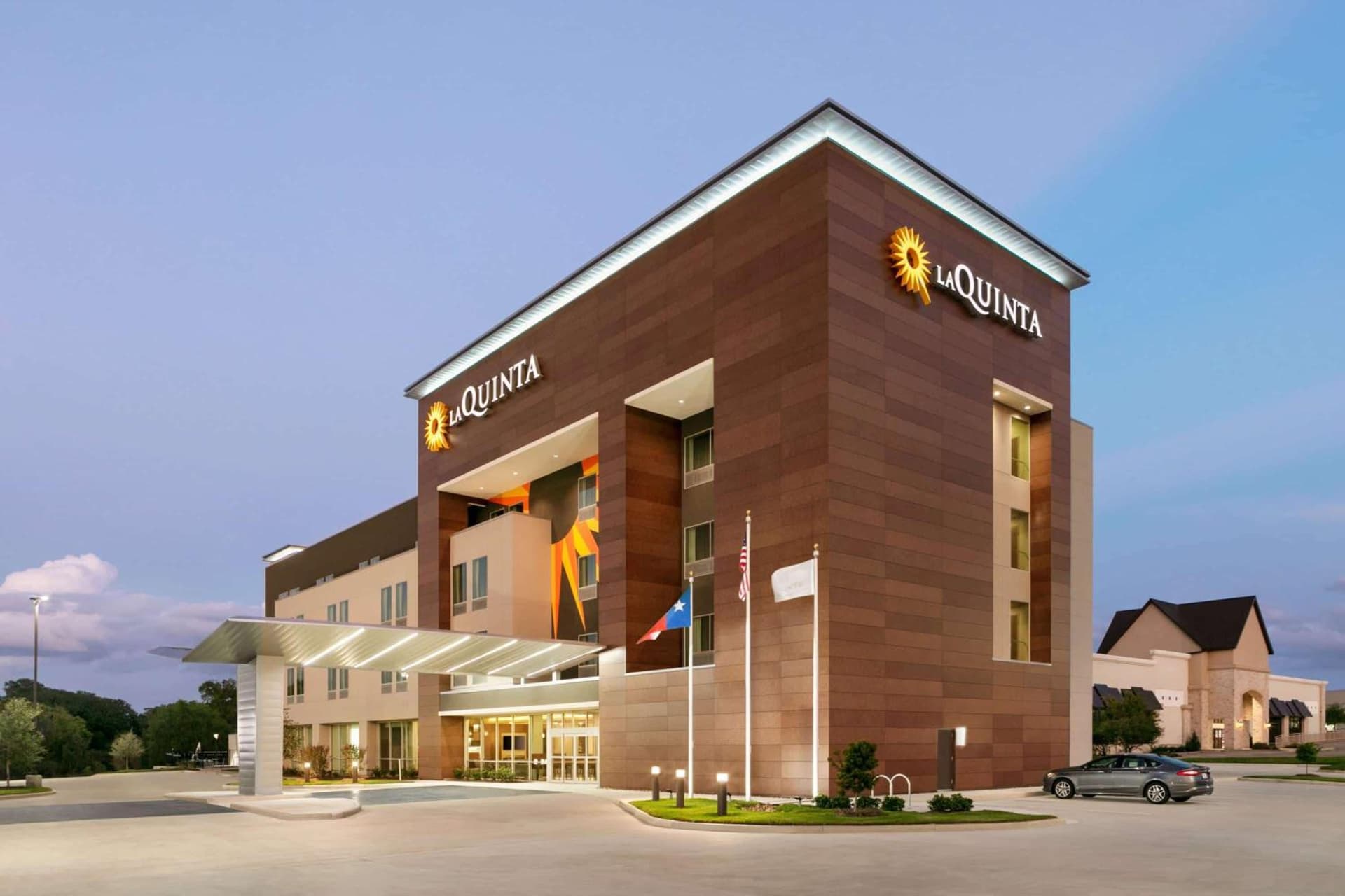 La Quinta Inn & Suites by Wyndham College Station North featured exterior or lobby in College Station, TX — similar hotel
