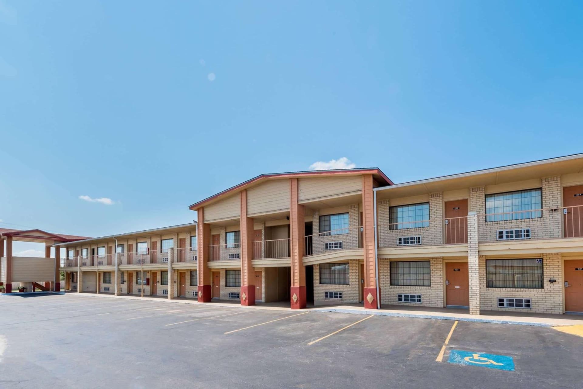 Super 8 by Wyndham Waco/Mall area TX gallery photo in Waco, TX — image 13