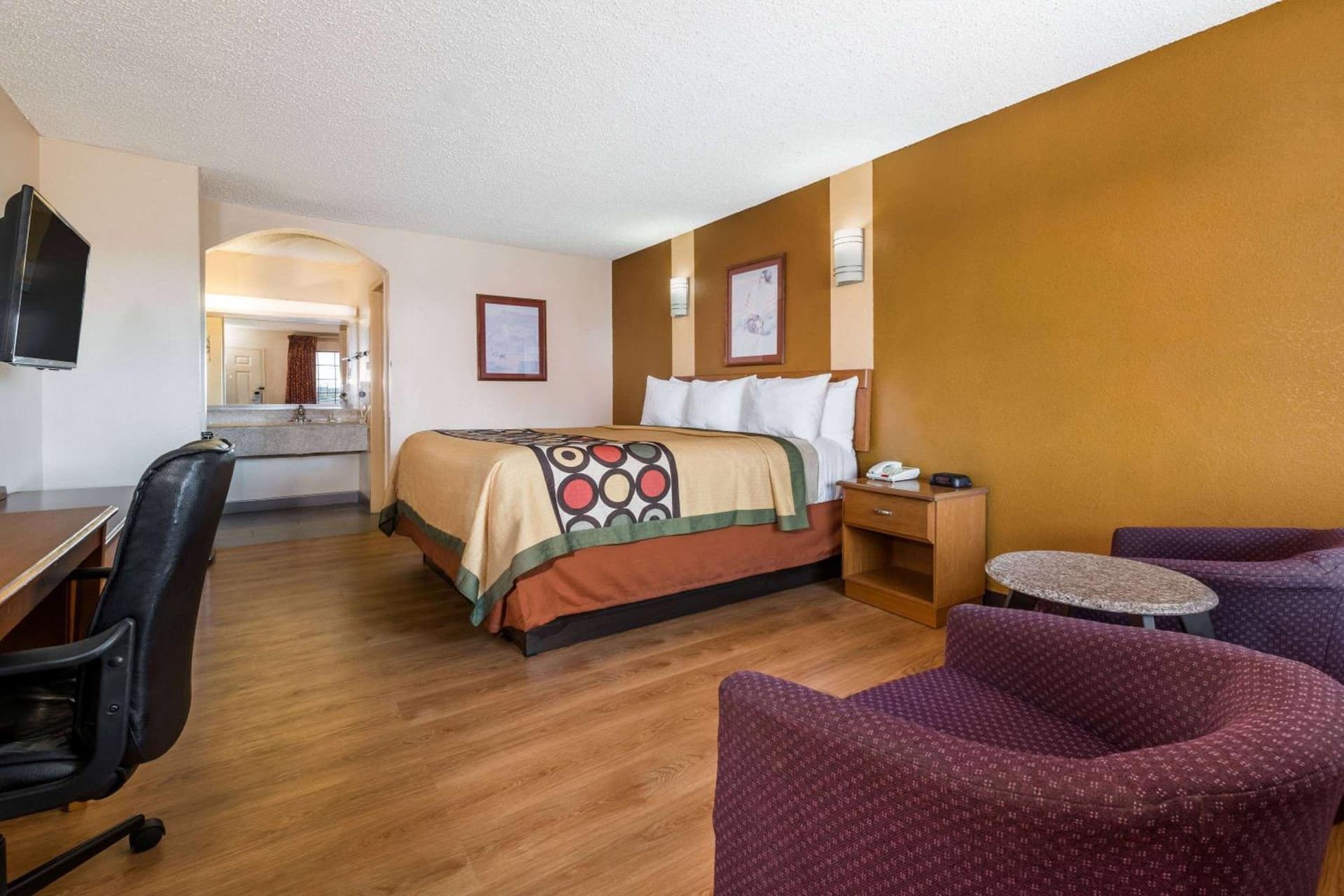 Super 8 by Wyndham Waco/Mall area TX gallery photo in Waco, TX — image 8