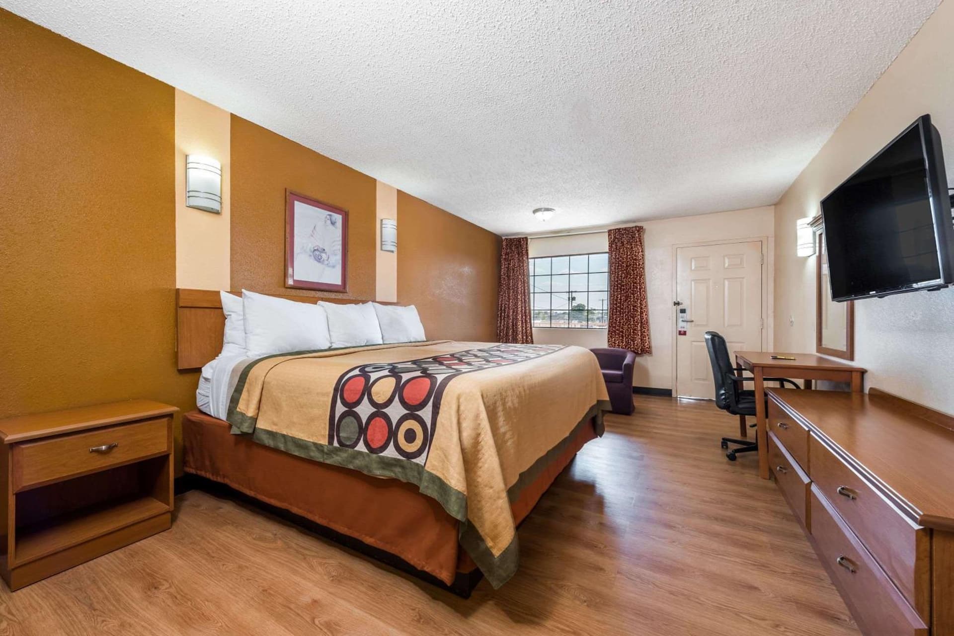 Super 8 by Wyndham Waco/Mall area TX interior in Waco, TX — gallery photo 2