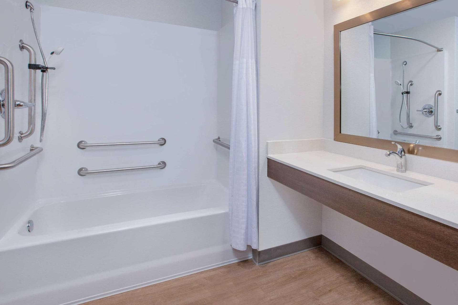WoodSpring Suites Washington DC Northeast Greenbelt interior in Greenbelt, MD — gallery photo 2