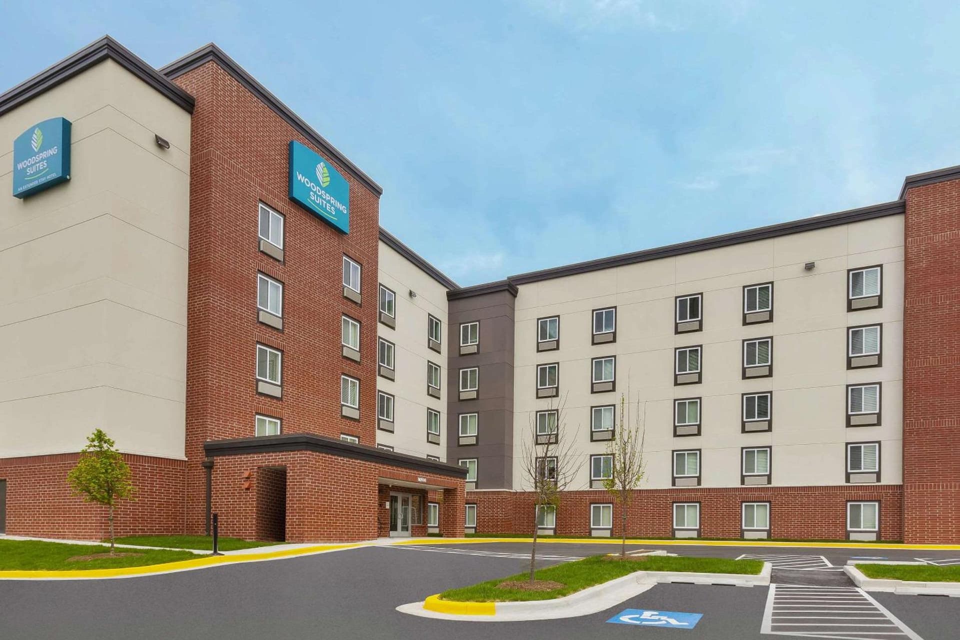 WoodSpring Suites Washington DC Northeast Greenbelt interior in Greenbelt, MD — gallery photo 2