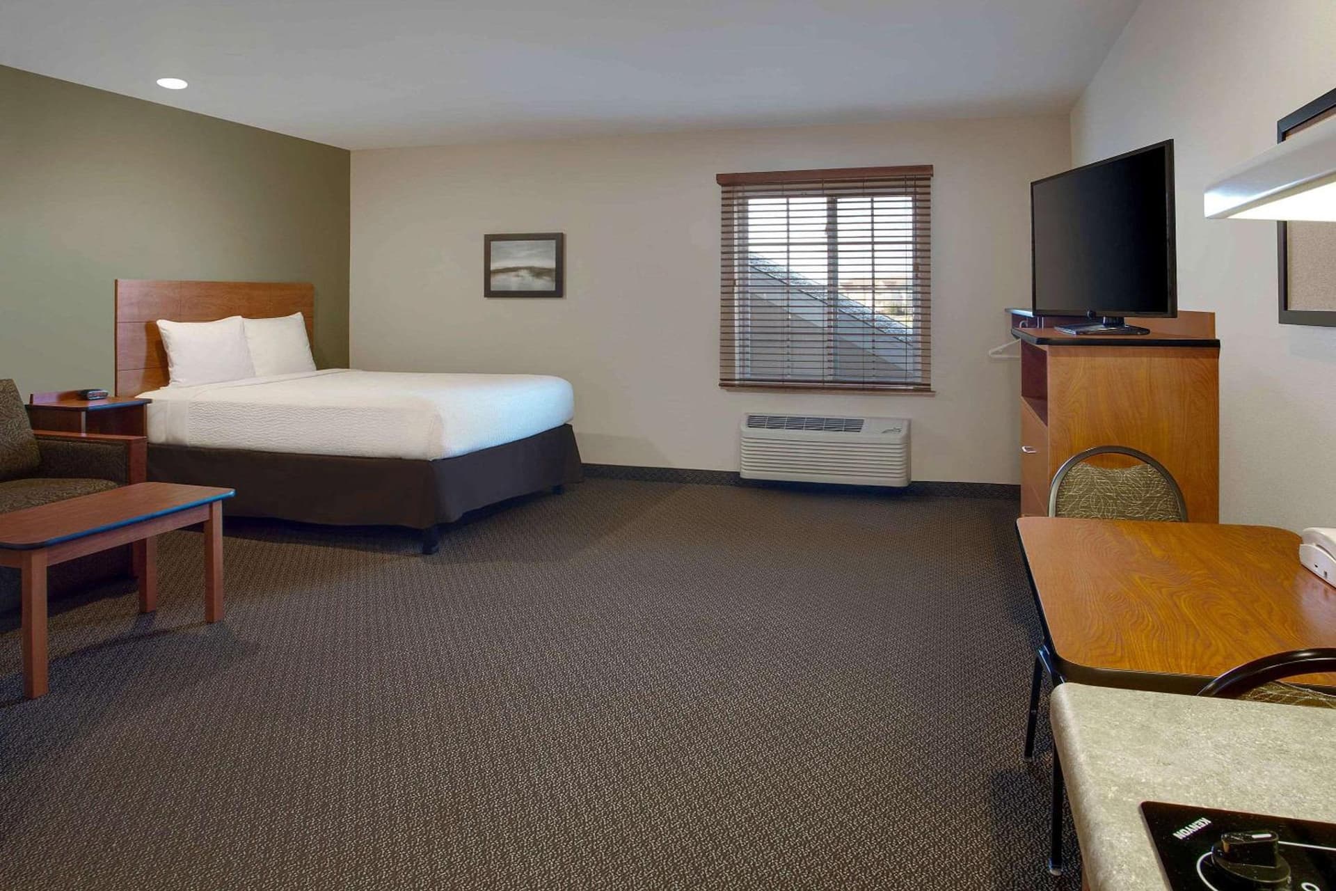 WoodSpring Suites Frederick I-70 gallery photo in Frederick, MD — image 11