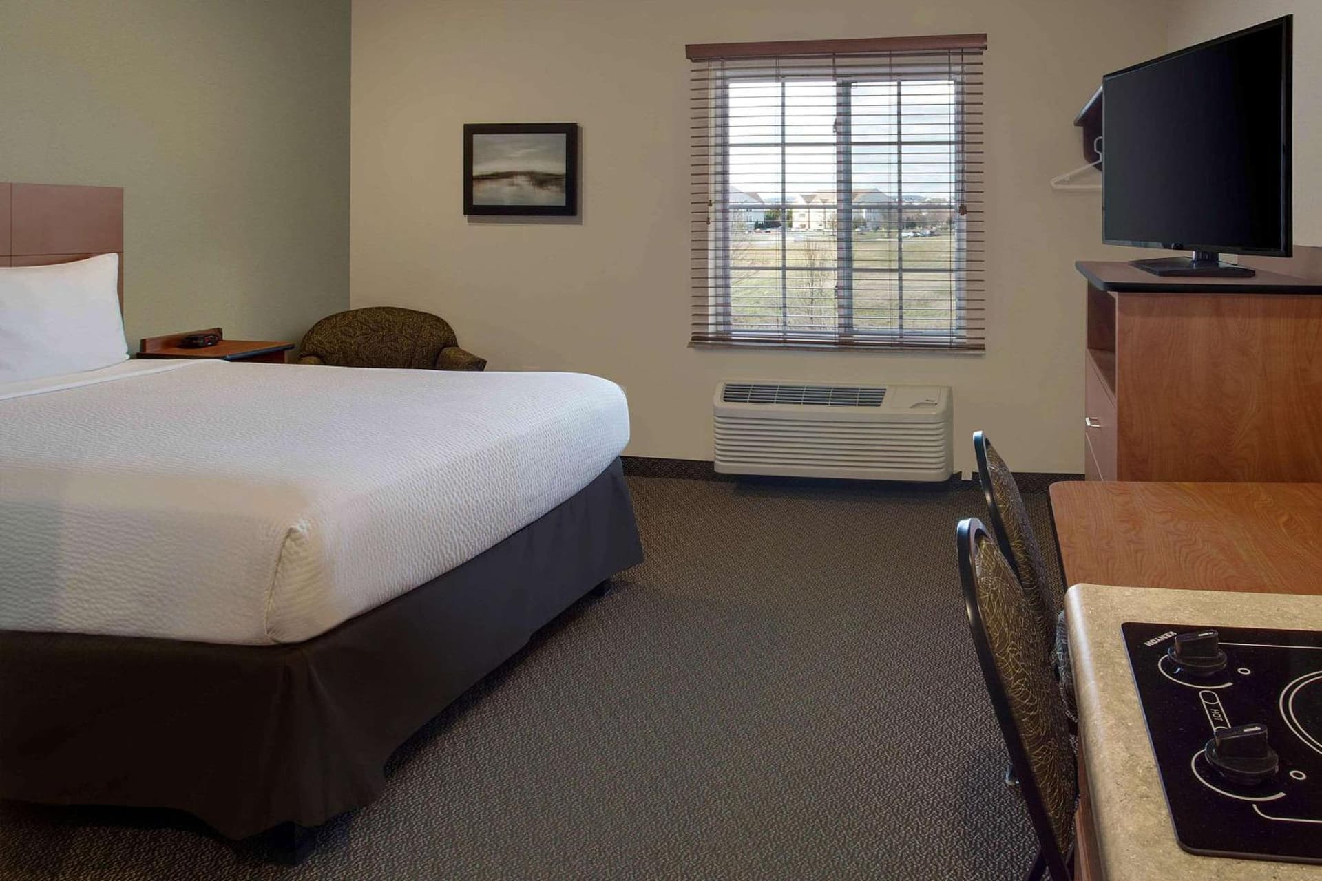 WoodSpring Suites Frederick I-70 interior in Frederick, MD — gallery photo 2