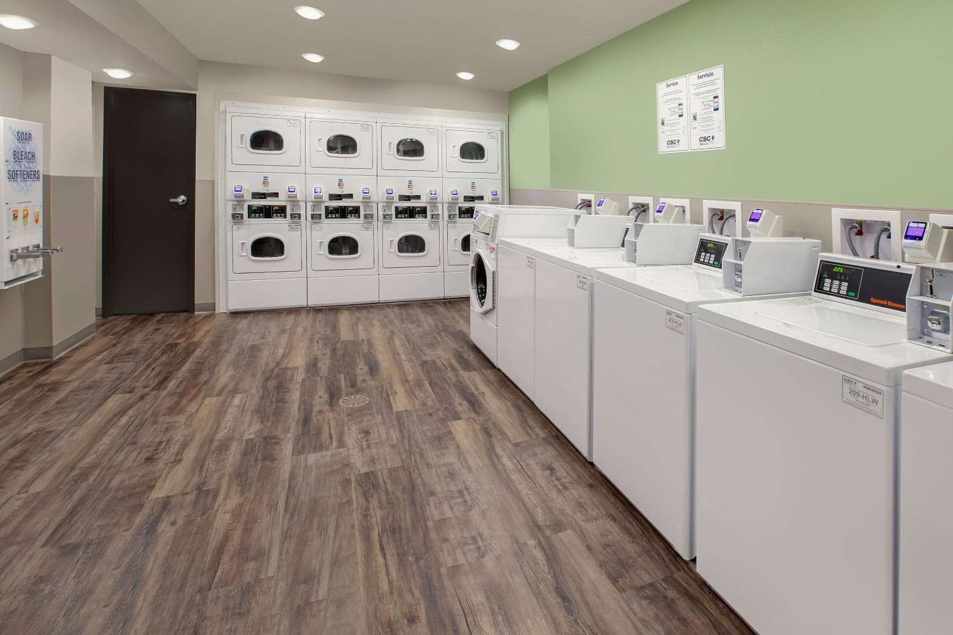 WoodSpring Suites Washington DC Northeast Greenbelt gallery photo in Greenbelt, MD — image 7
