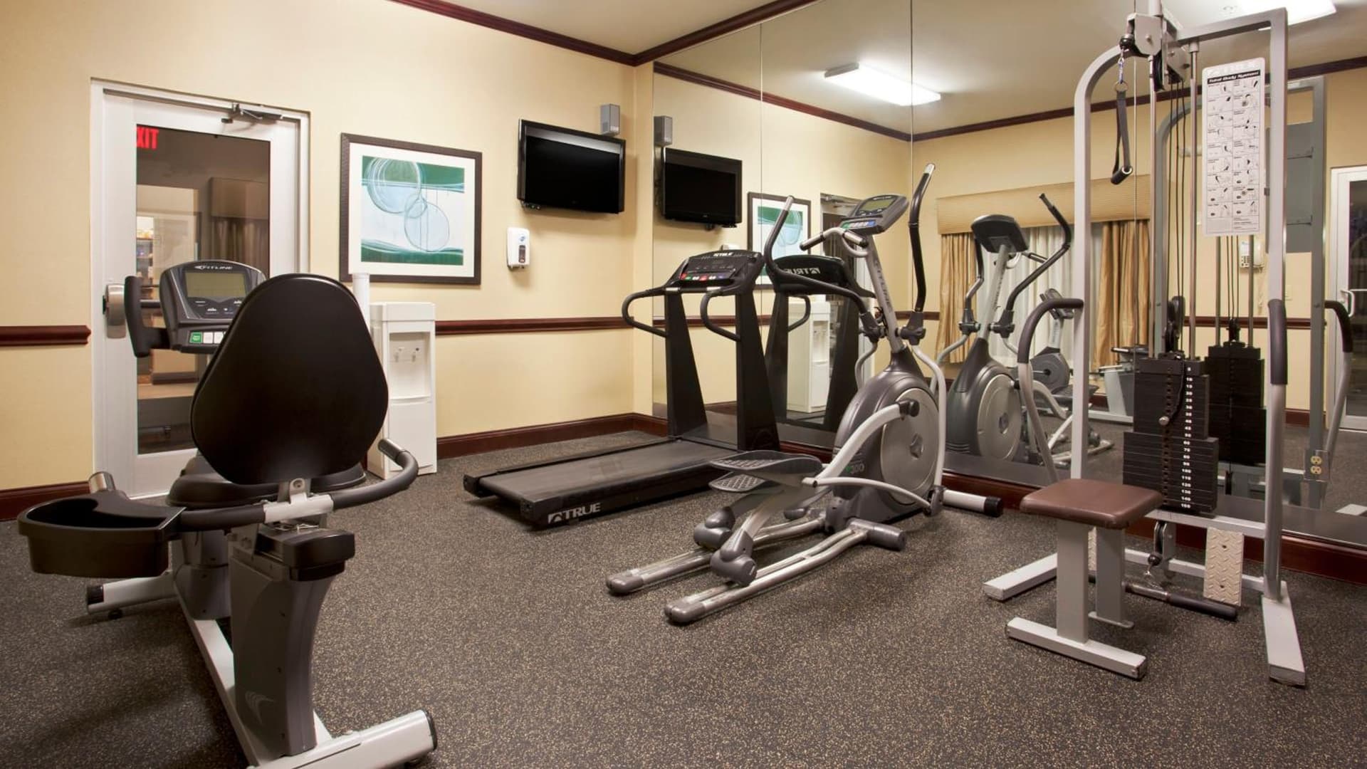 Holiday Inn Express and Suites Allentown West by IHG gallery photo in Allentown, PA — image 15