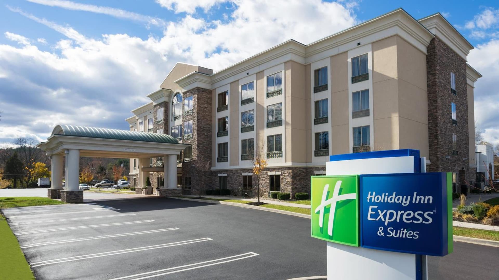 Holiday Inn Express and Suites Stroudsburg-Poconos by IHG featured exterior or lobby in Stroudsburg, PA — similar hotel