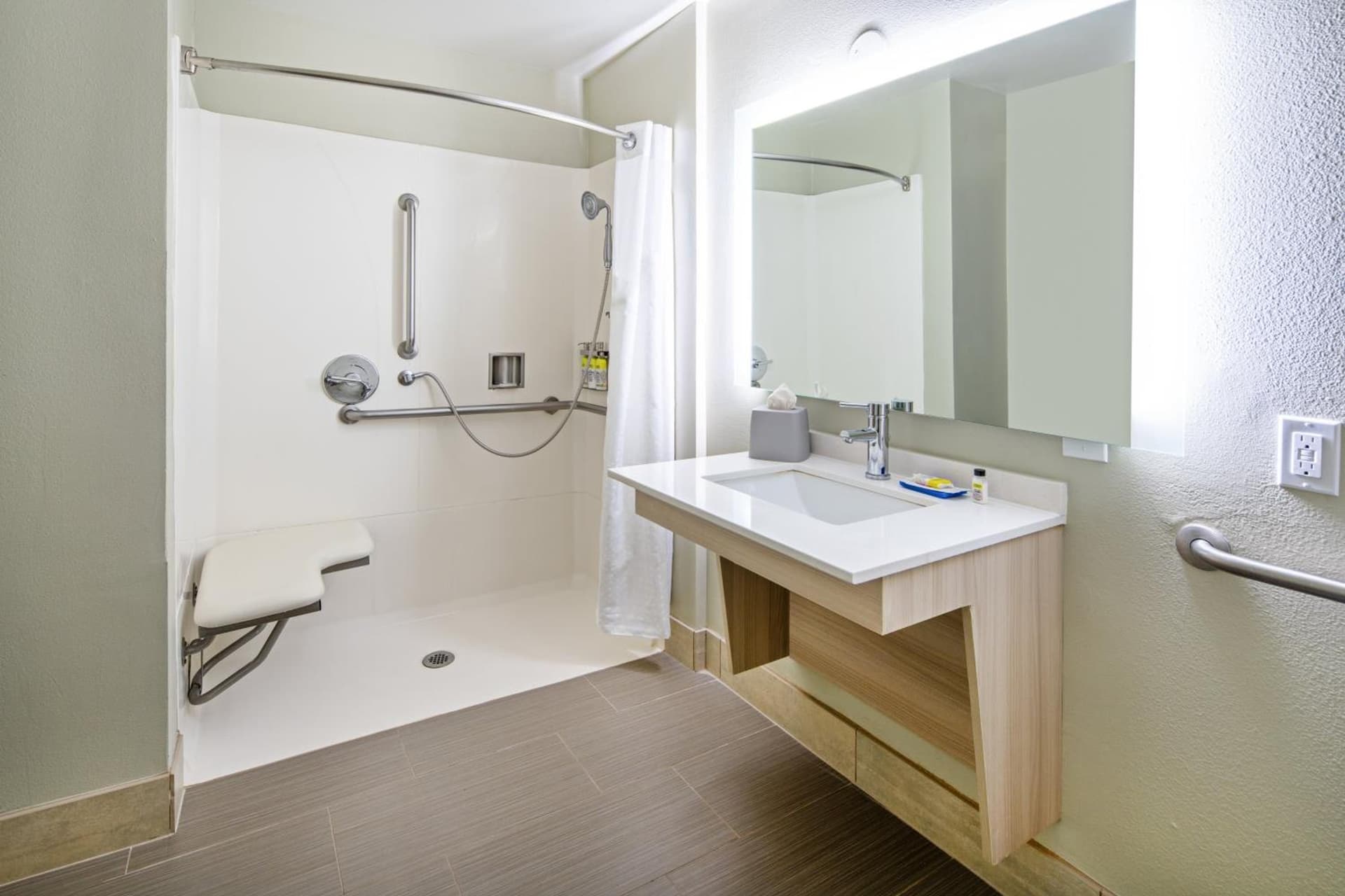Holiday Inn Express & Suites Watsonville by IHG gallery photo in Watsonville, CA — image 25
