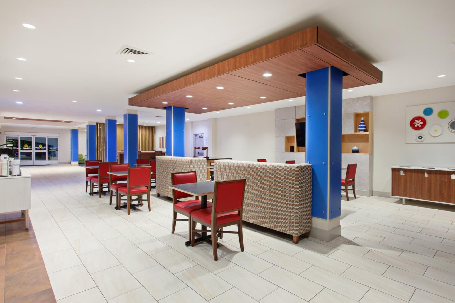 Holiday Inn Express & Suites Corona by IHG gallery photo in Corona, CA — image 17