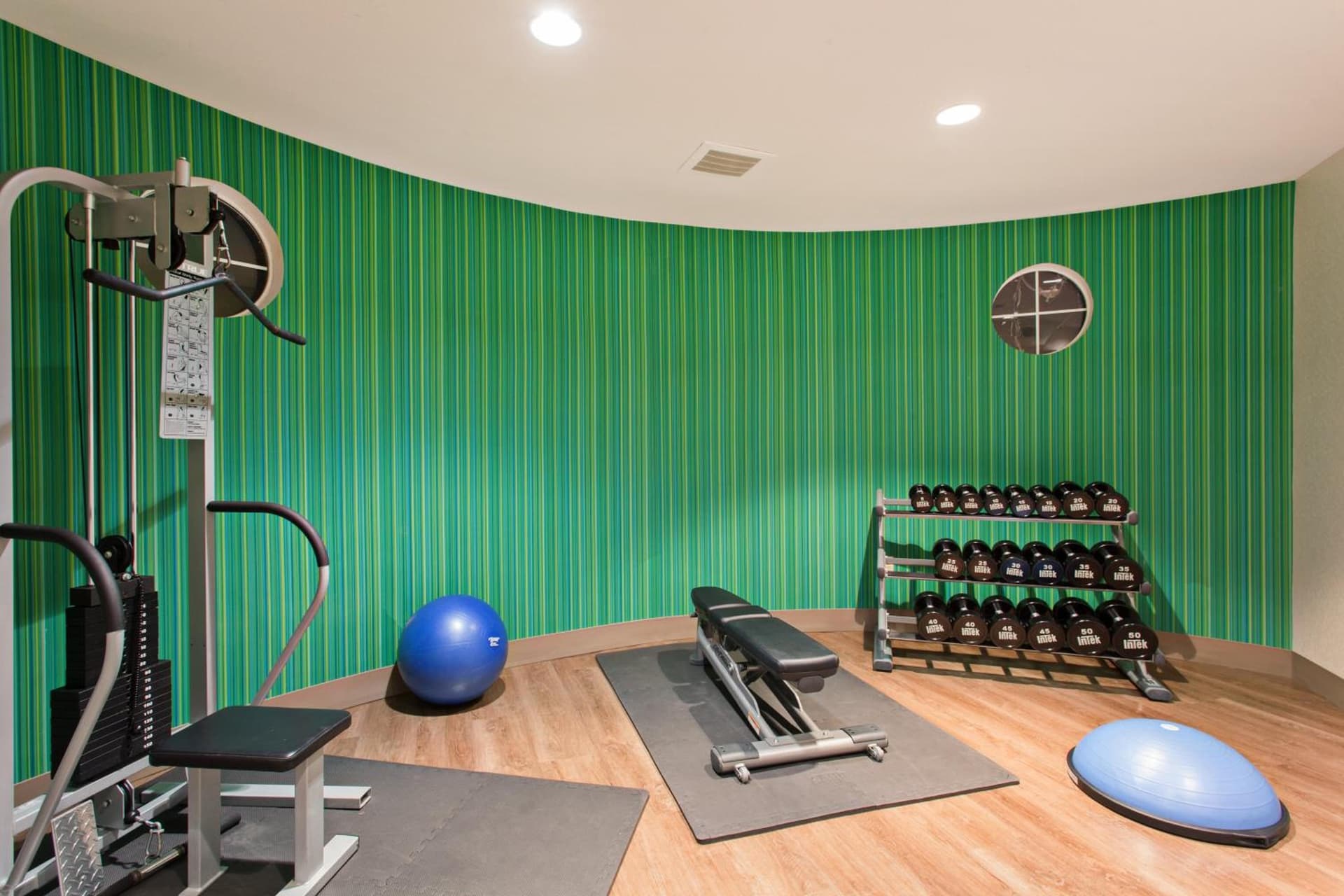 Holiday Inn Express & Suites Corona by IHG gallery photo in Corona, CA — image 41