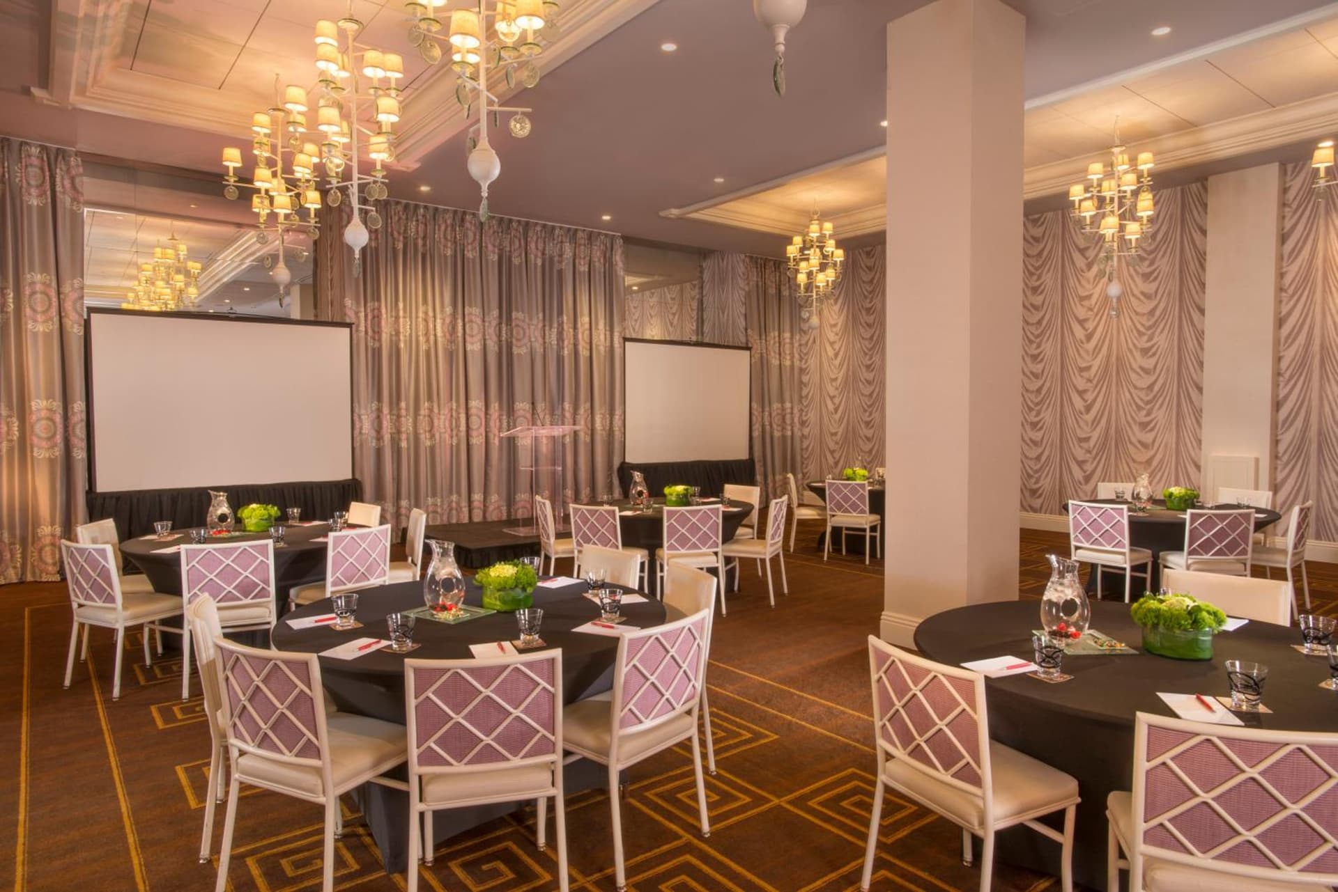 Kimpton Hotel Monaco Philadelphia by IHG property views in Philadelphia, PA — gallery photo 3