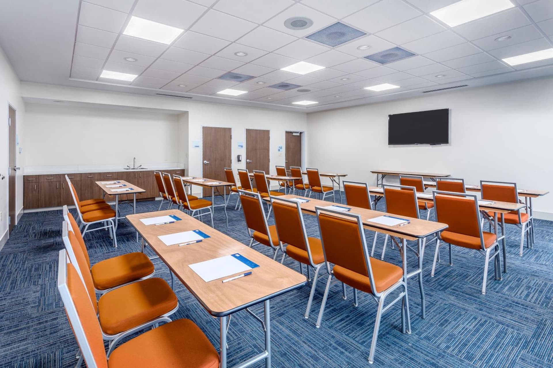 Holiday Inn Express & Suites Hammond by IHG gallery photo in Hammond, IN — image 35