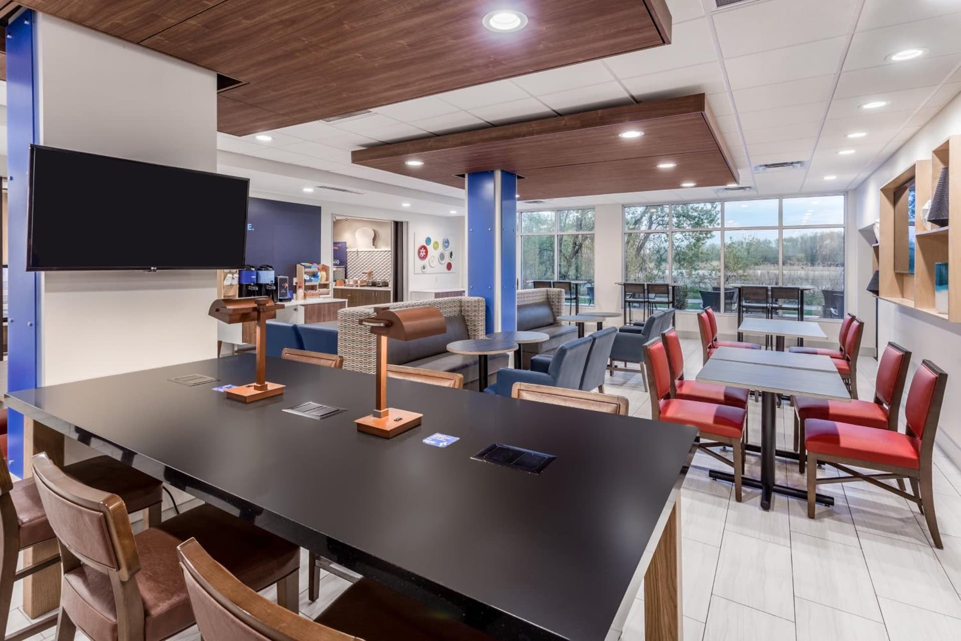 Holiday Inn Express & Suites Hammond by IHG gallery photo in Hammond, IN — image 40