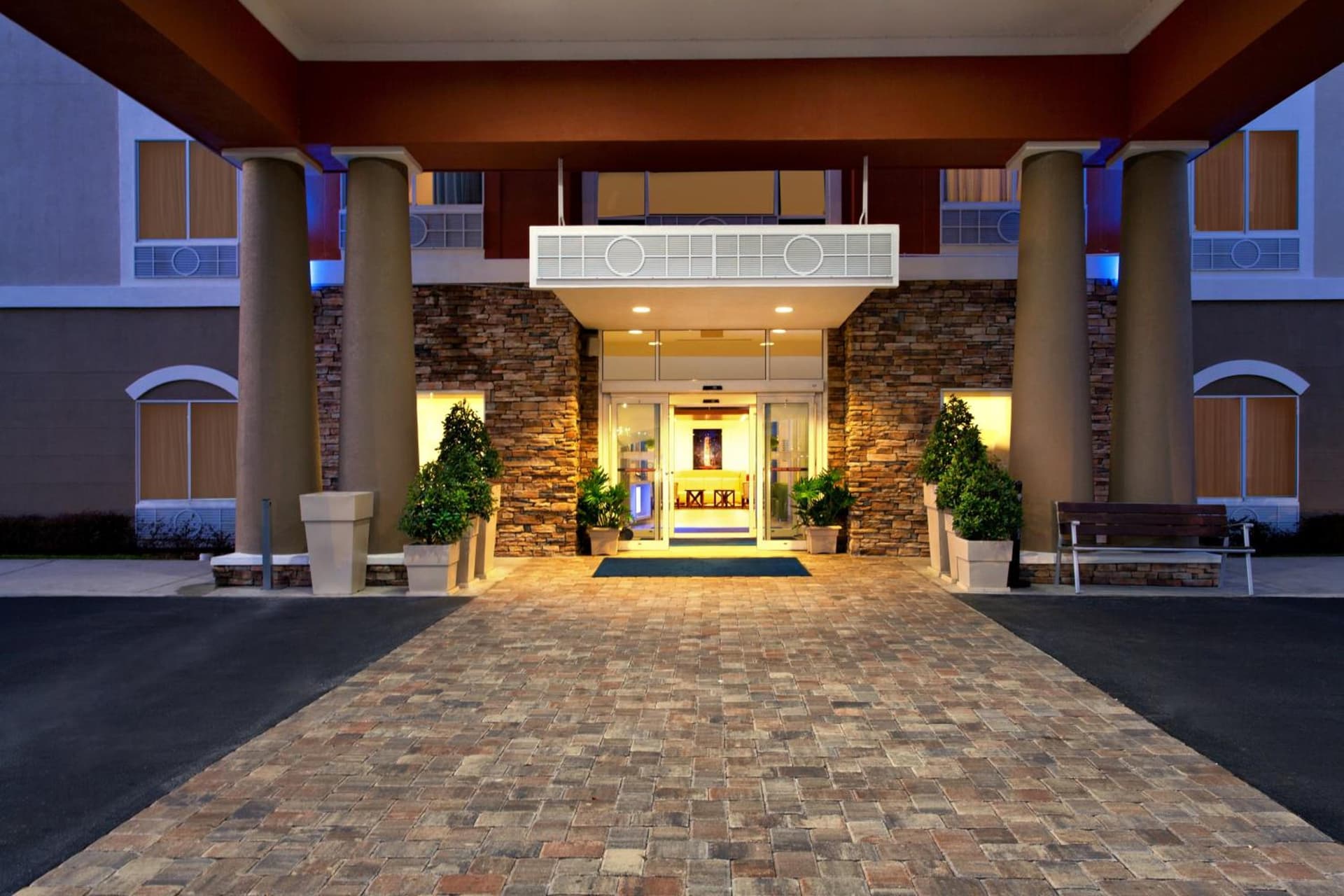 Holiday Inn Express Lake Wales North-Winter Haven by IHG interior in Waverly, FL — gallery photo 2