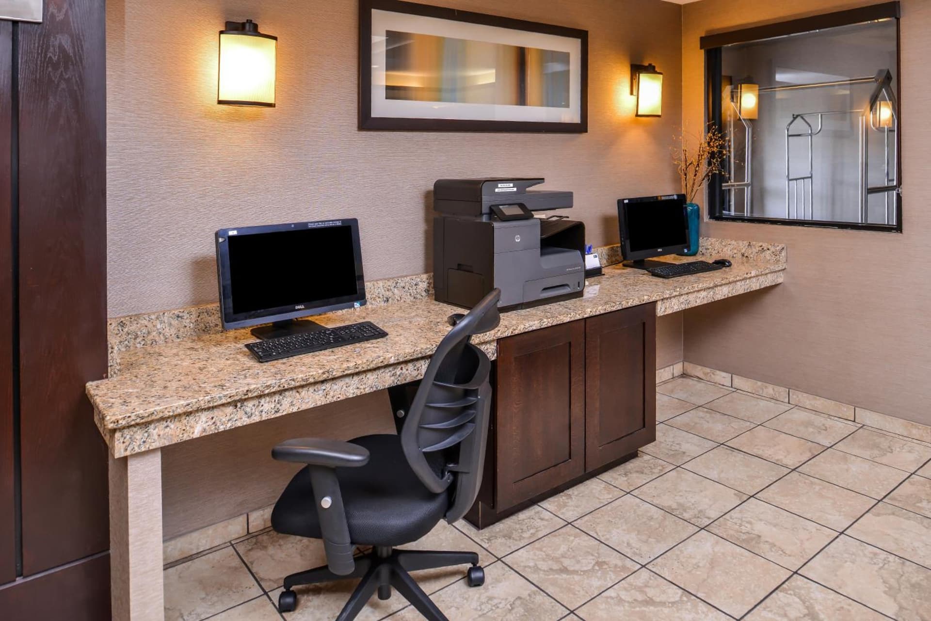 Holiday Inn Express & Suites Topeka West I-70 Wanamaker by IHG gallery photo in Topeka, KS — image 36