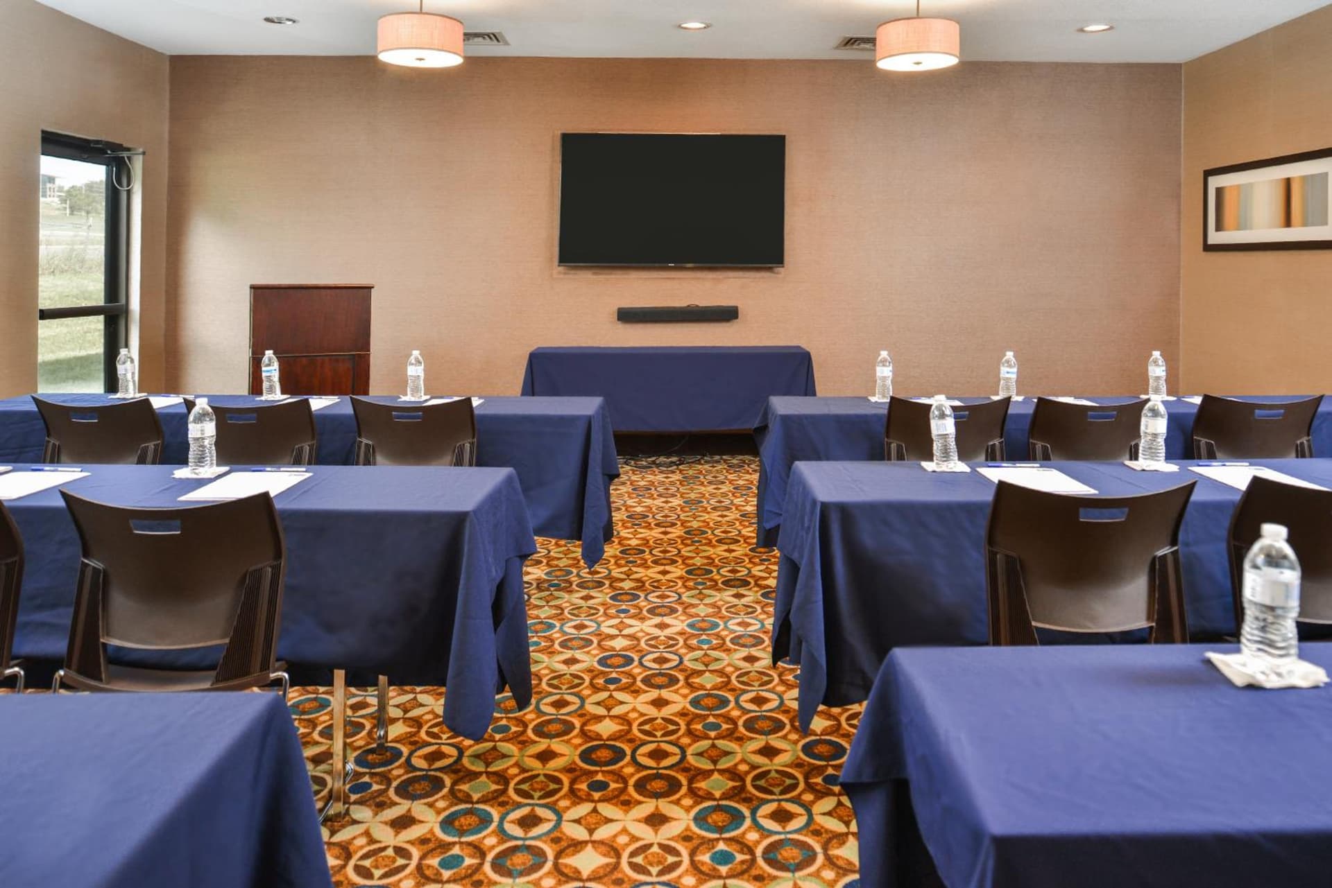 Holiday Inn Express & Suites Topeka West I-70 Wanamaker by IHG gallery photo in Topeka, KS — image 60