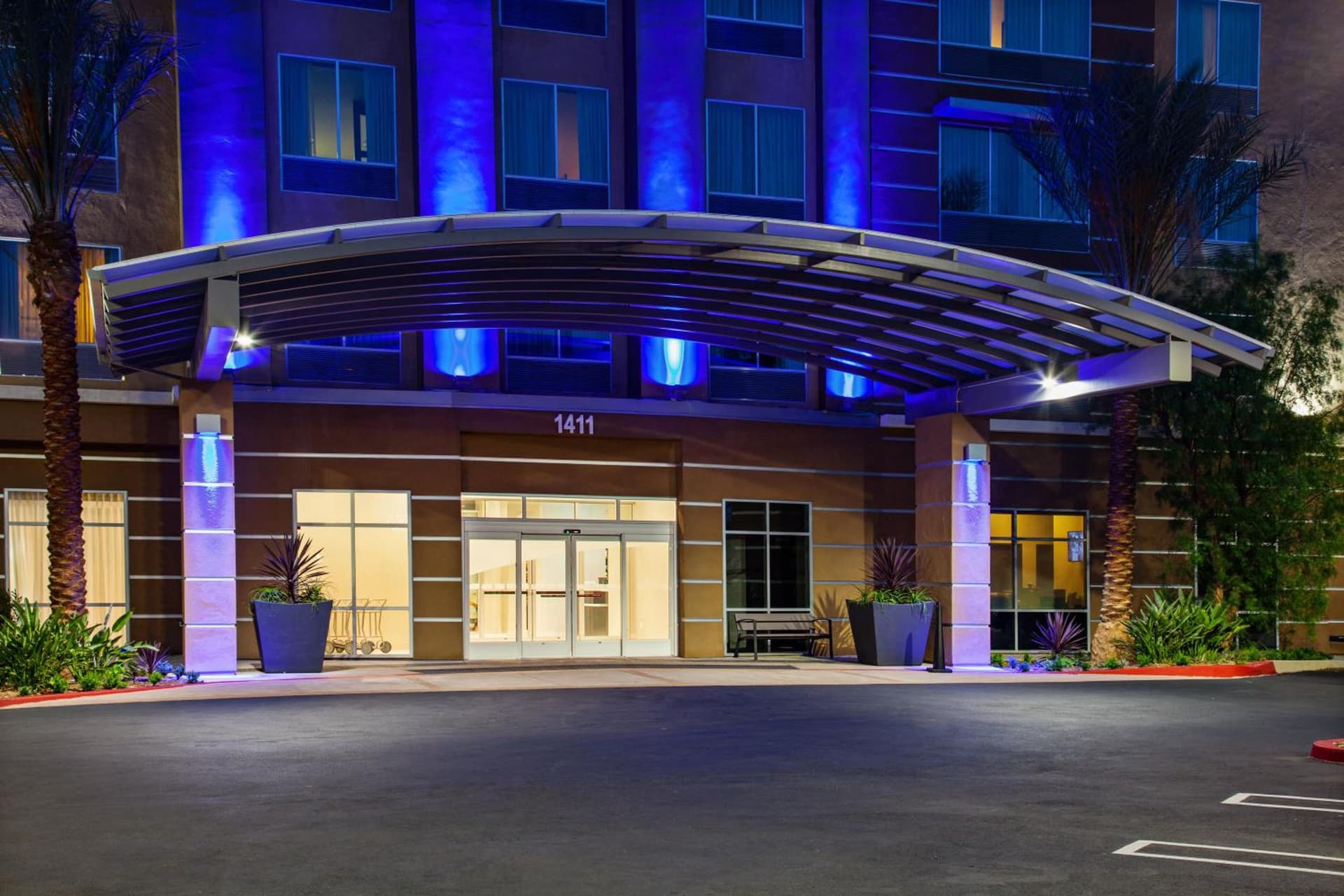 Holiday Inn Express & Suites Anaheim Resort Area by IHG gallery photo in Anaheim, CA — image 13