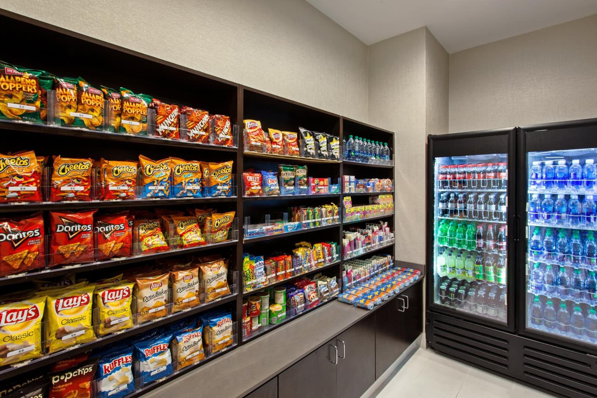 Holiday Inn Express & Suites Anaheim Resort Area by IHG gallery photo in Anaheim, CA — image 55