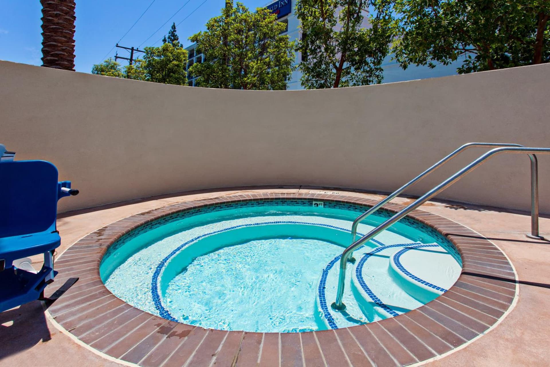 Holiday Inn Express & Suites Anaheim Resort Area by IHG gallery photo in Anaheim, CA — image 44