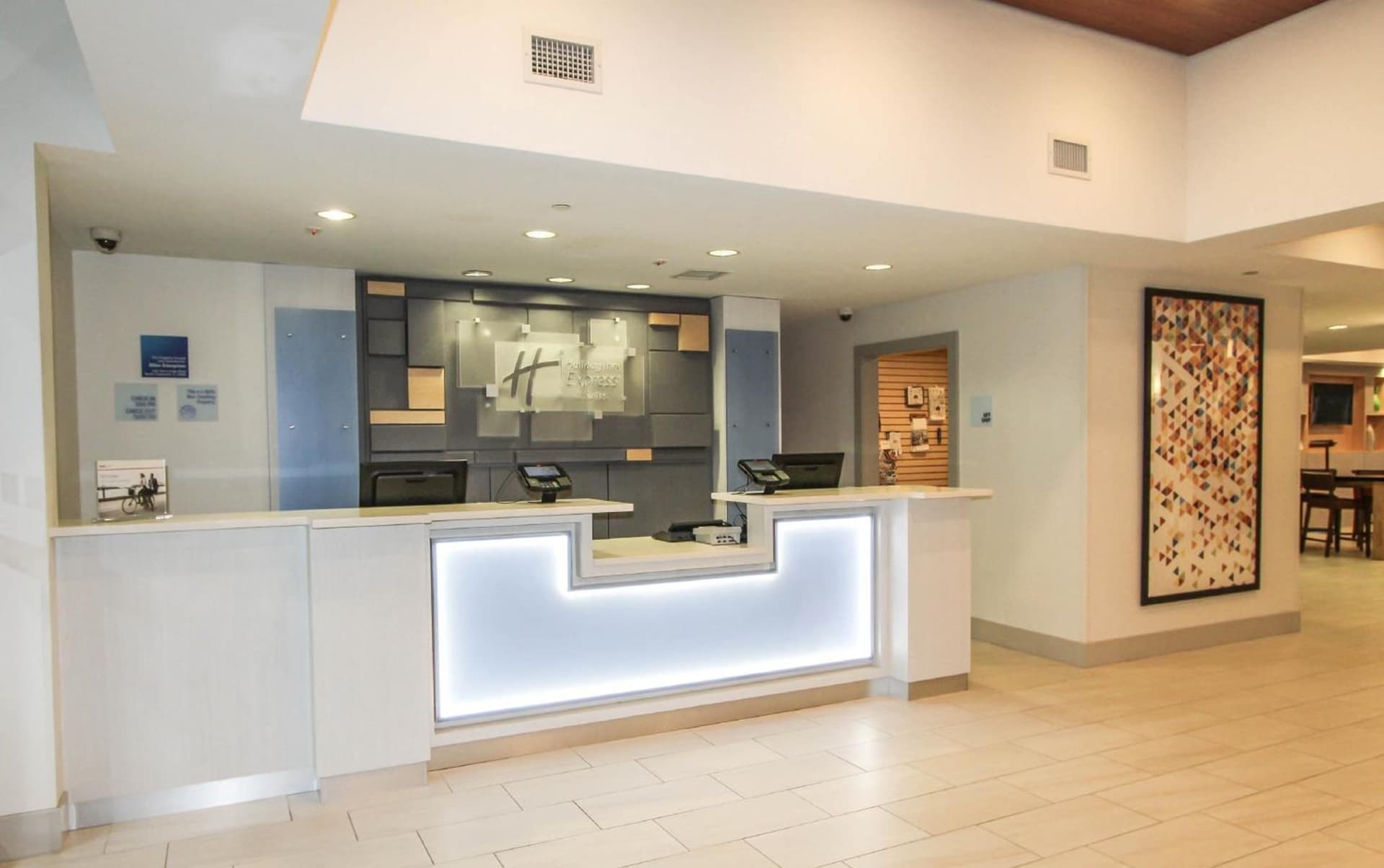Holiday Inn Express Hotel & Suites Charleston - North by IHG property views in Charleston, SC — gallery photo 3