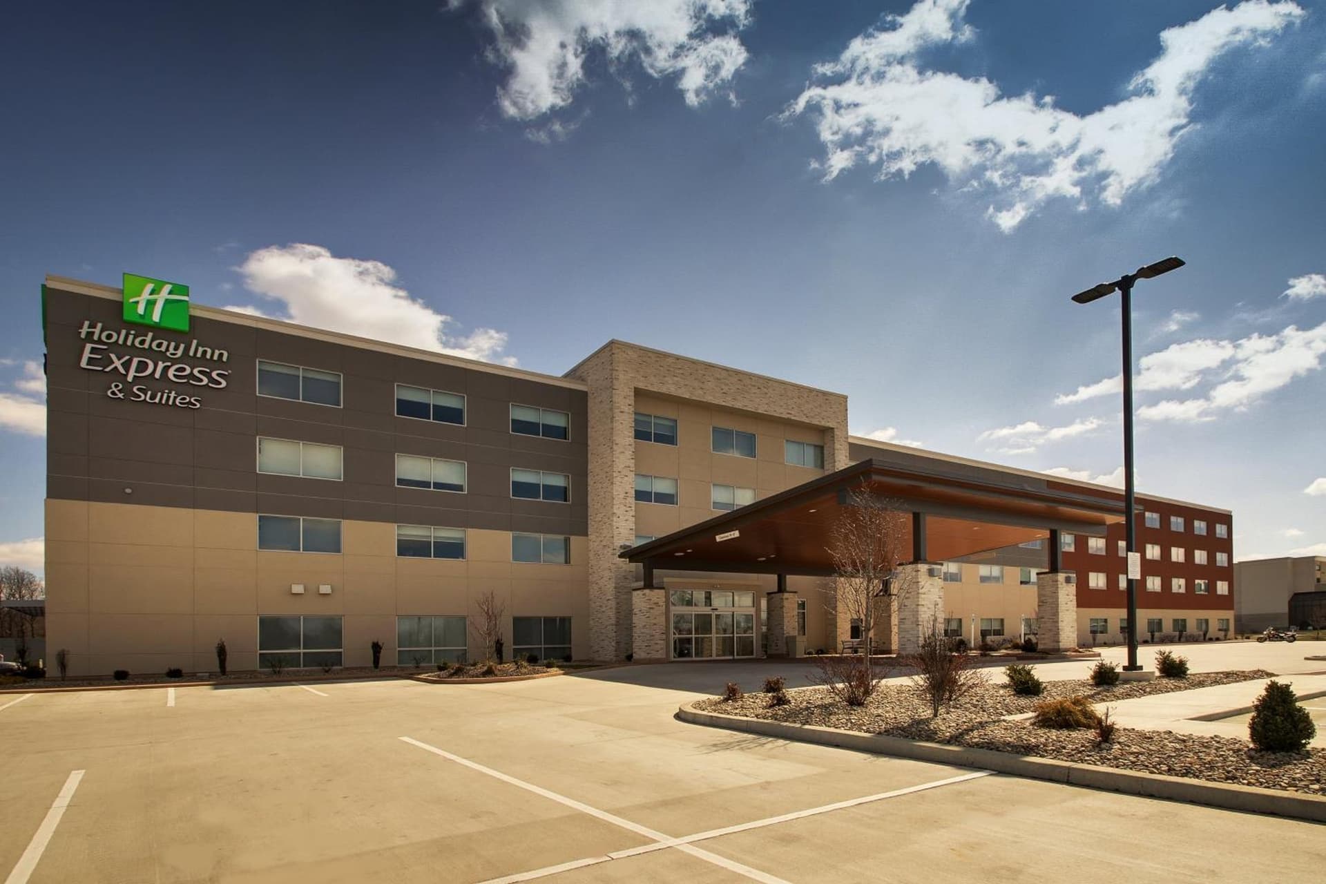 Holiday Inn Express & Suites - Mount Vernon by IHG featured exterior or lobby in Mount Vernon, IL — similar hotel