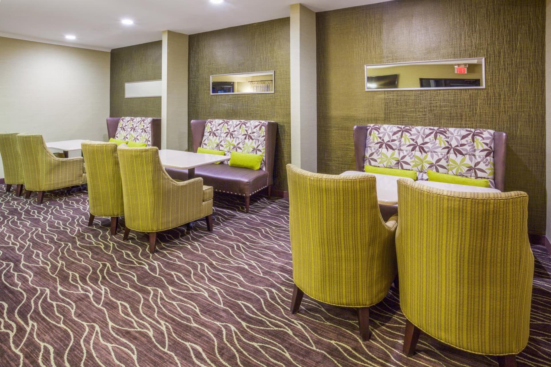 Holiday Inn Express Hotel & Suites St. Paul - Woodbury by IHG gallery photo in Woodbury, MN — image 9