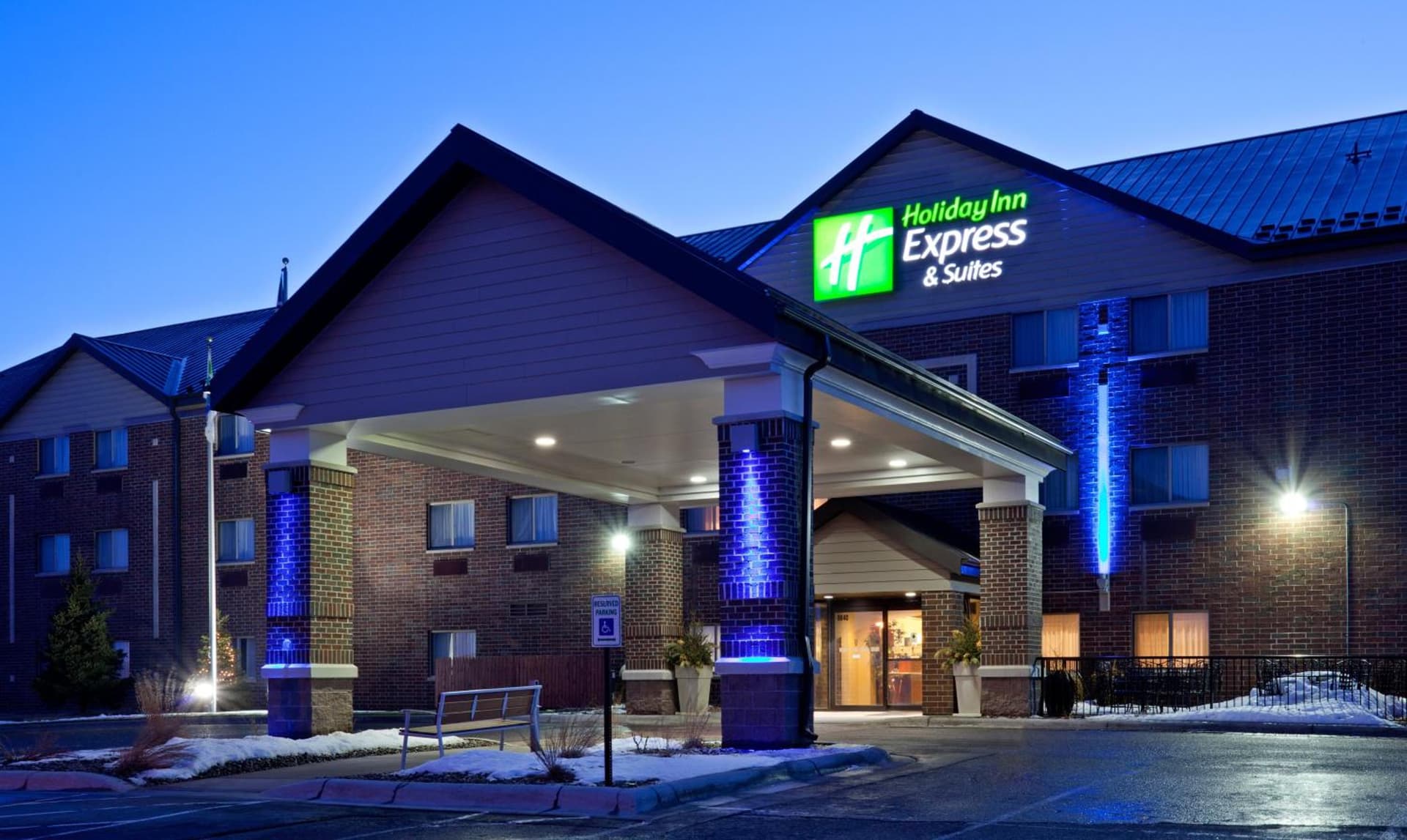Holiday Inn Express Hotel & Suites St. Paul - Woodbury by IHG featured exterior or lobby in Woodbury, MN — similar hotel