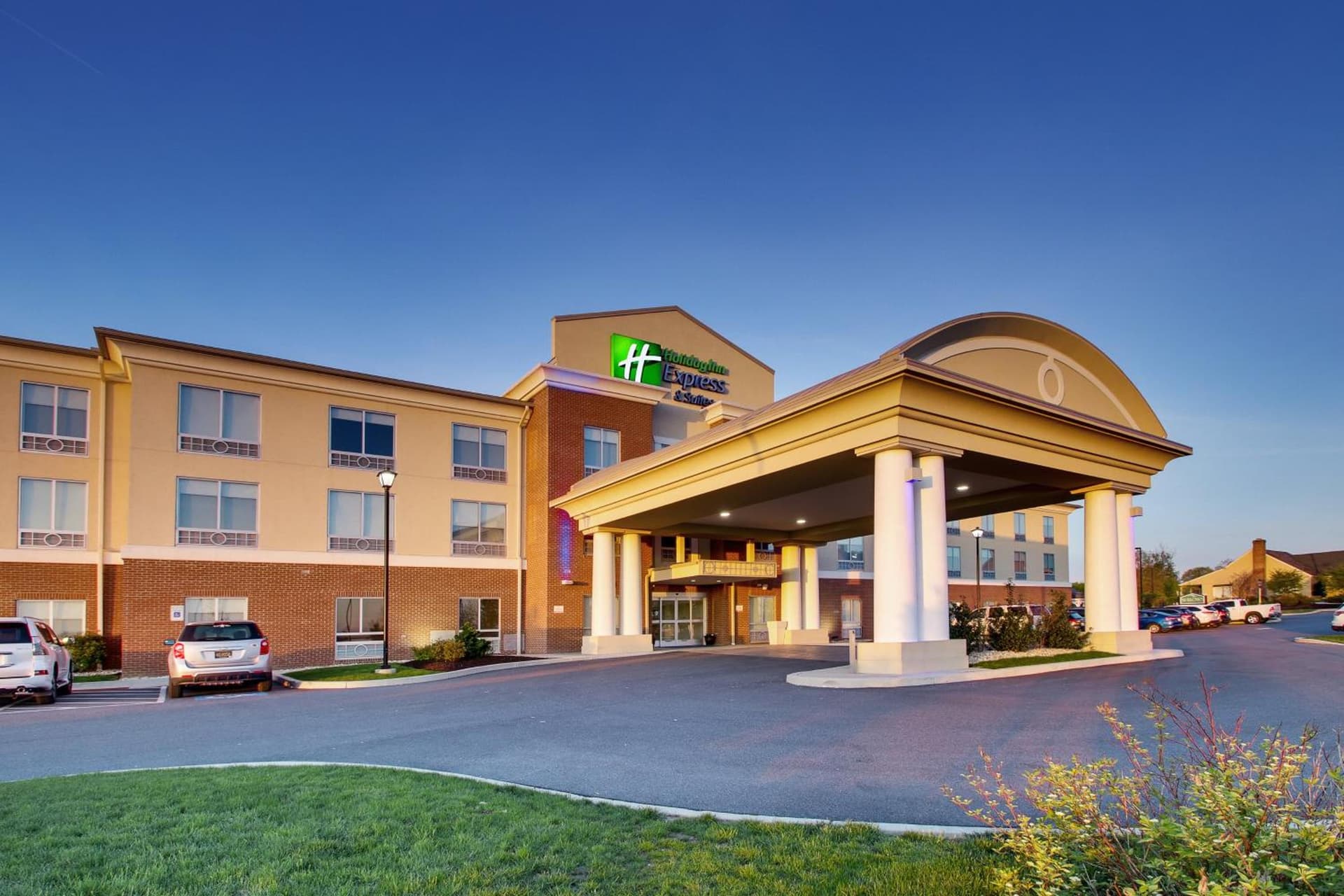 Holiday Inn Express & Suites Lancaster East - Strasburg by IHG interior in Strasburg — gallery photo 2