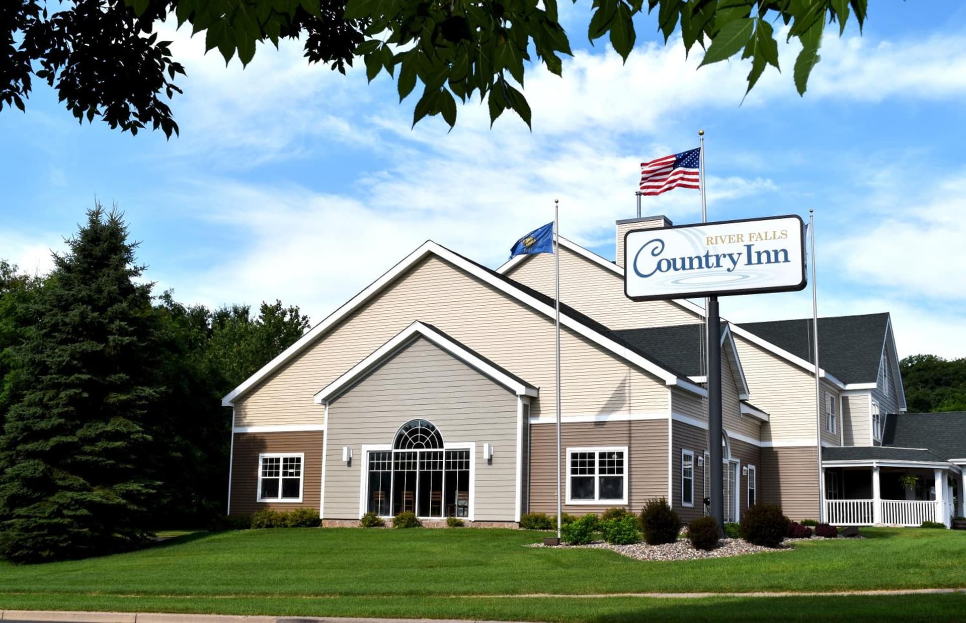 The Commerce, Trademark Collection by Wyndham featured exterior or lobby in River Falls, WI — similar hotel
