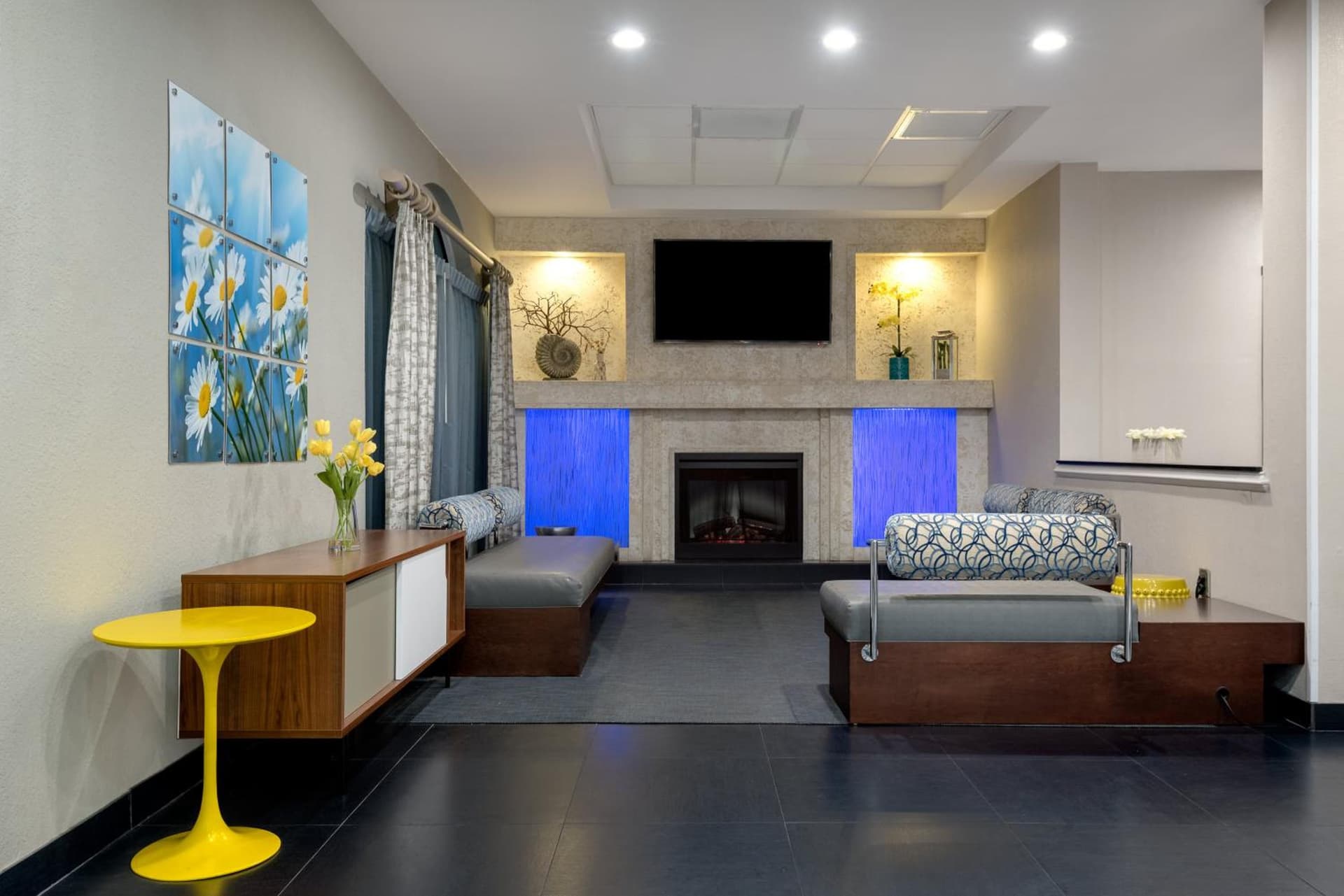 Holiday Inn Fort Lauderdale Airport by IHG interior in Hollywood, FL — gallery photo 2