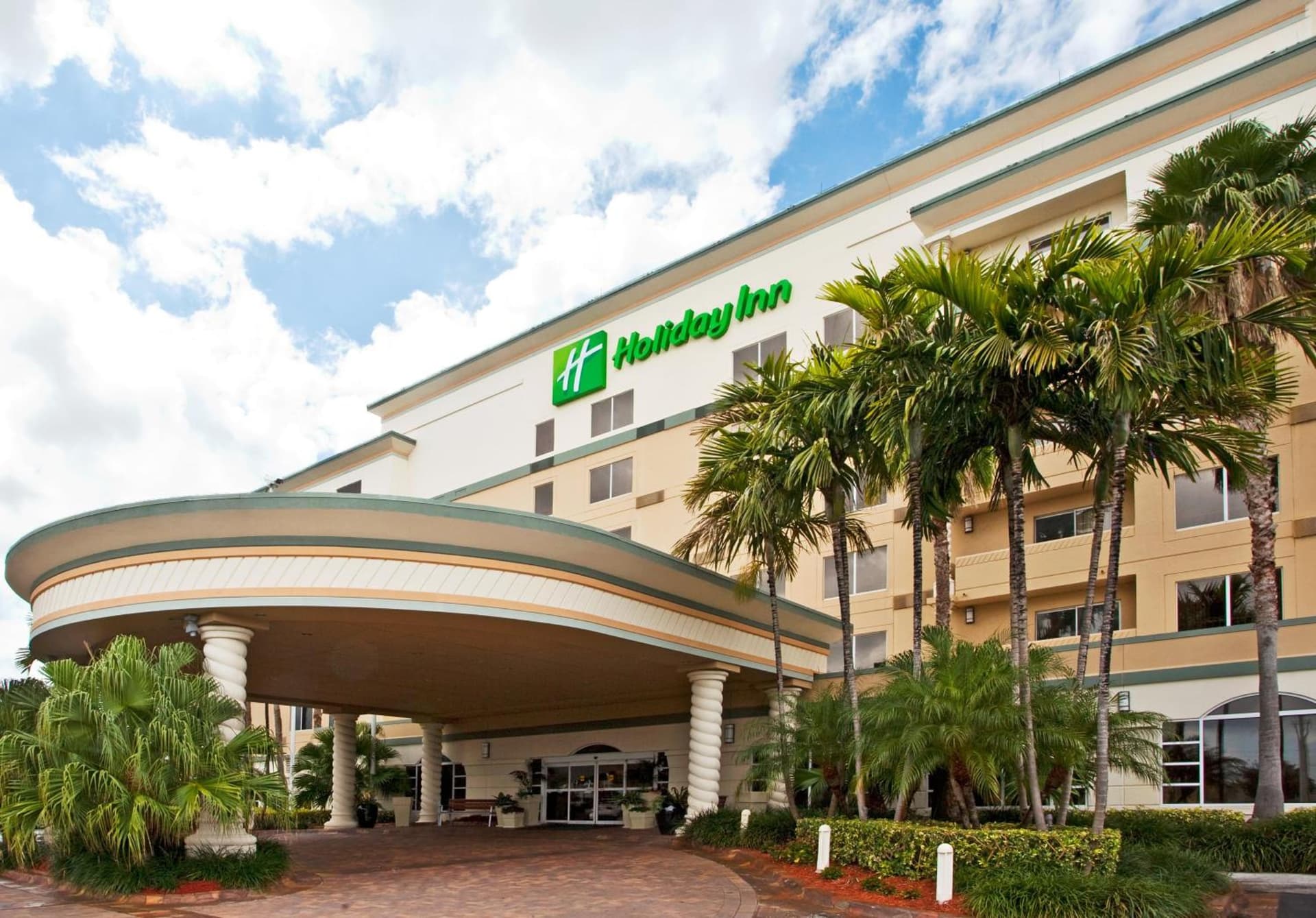 Holiday Inn Fort Lauderdale Airport by IHG gallery photo in Hollywood, FL — image 11