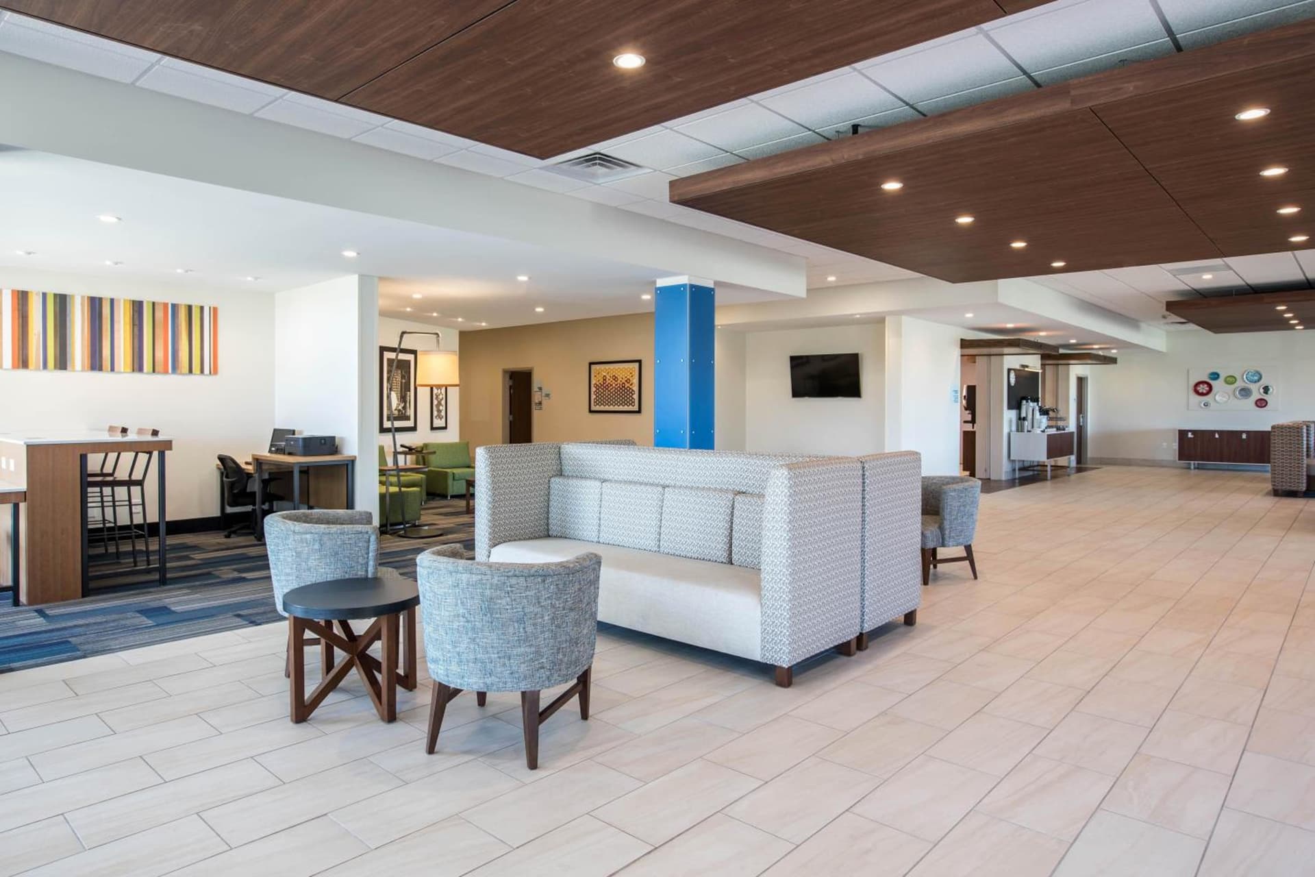 Holiday Inn Express & Suites Ludington by IHG gallery photo in Ludington, MI — image 18