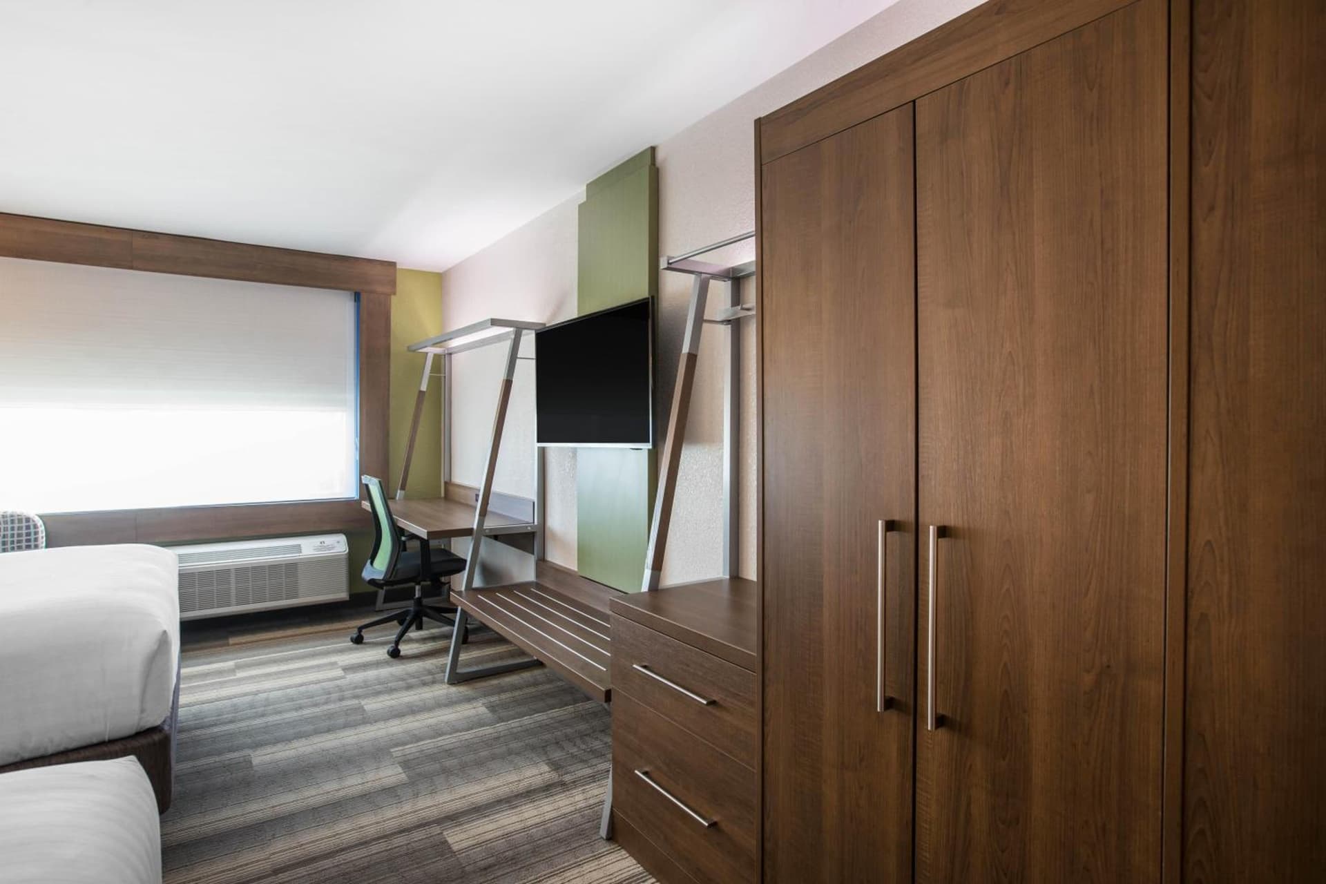 Holiday Inn Express & Suites Ludington by IHG gallery photo in Ludington, MI — image 22