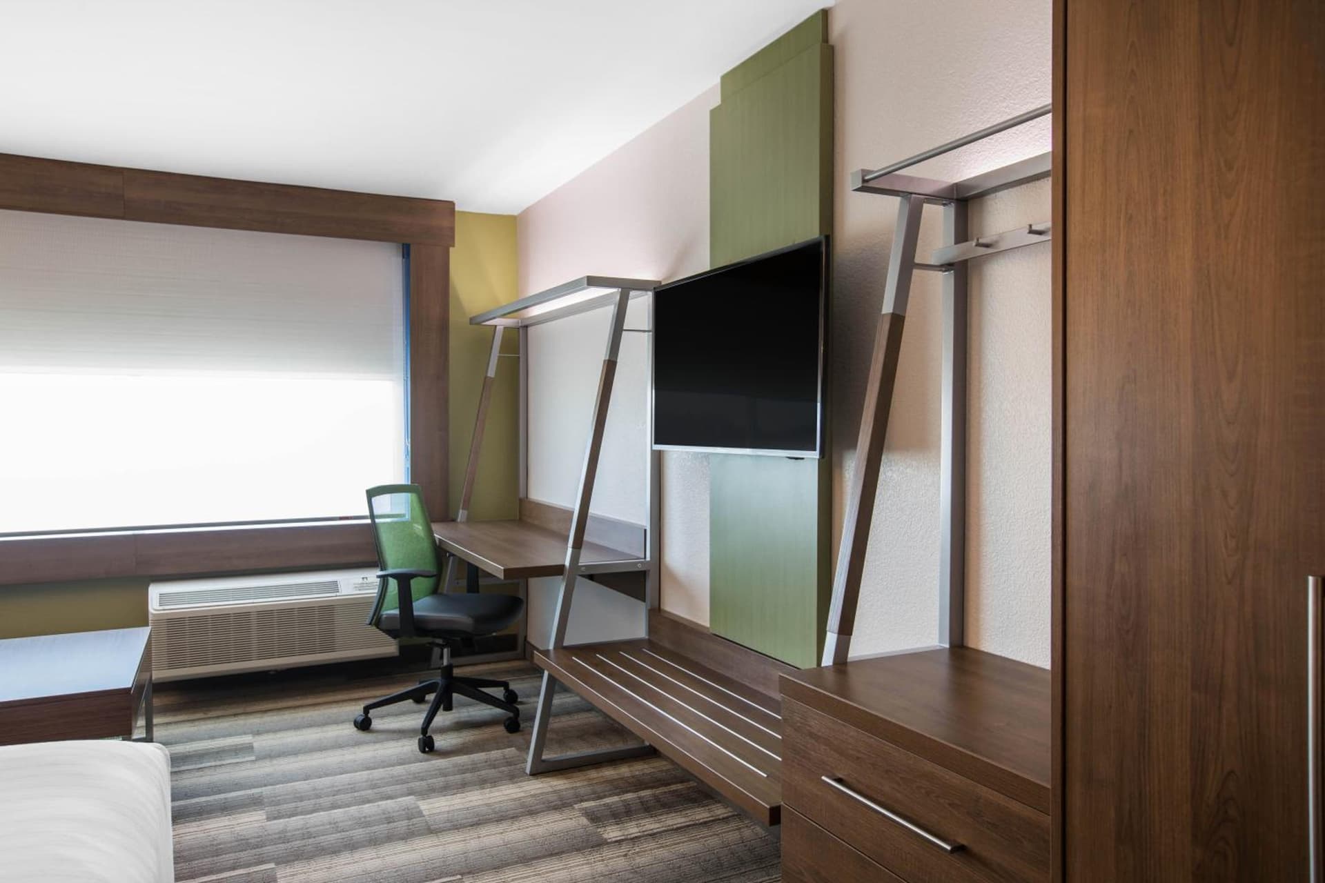 Holiday Inn Express & Suites Ludington by IHG gallery photo in Ludington, MI — image 29