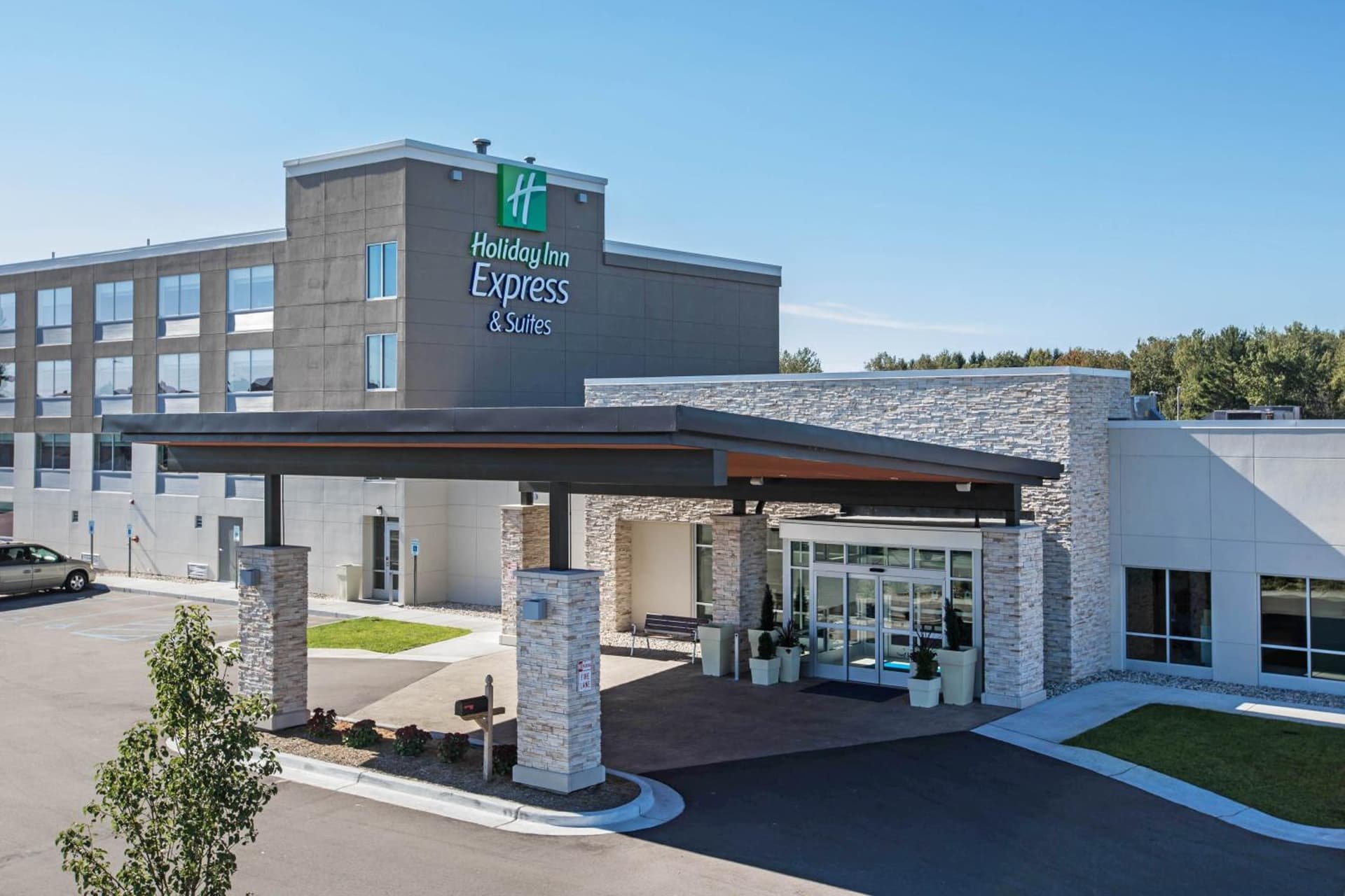 Holiday Inn Express & Suites Ludington by IHG featured exterior or lobby in Ludington, MI — similar hotel