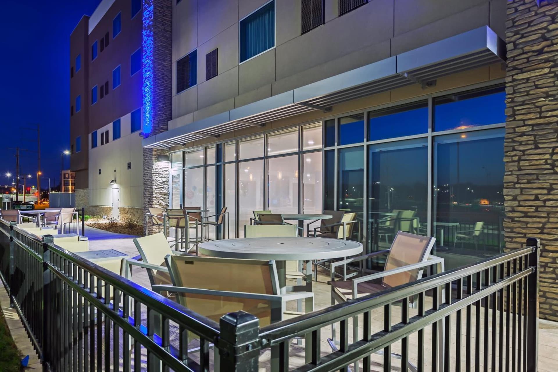 Holiday Inn Express & Suites - Lenexa - Overland Park Area by IHG gallery photo in Lenexa, KS — image 41