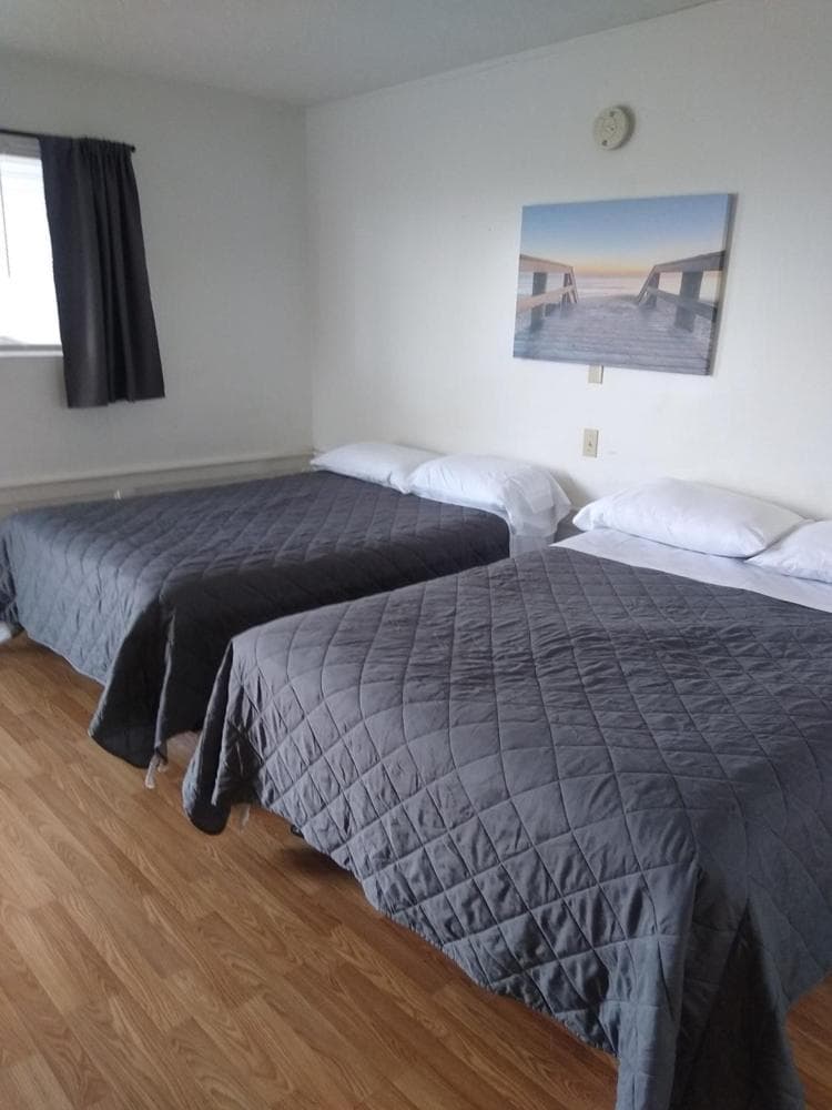 Nautical Motel interior in Hampton, NH — gallery photo 2