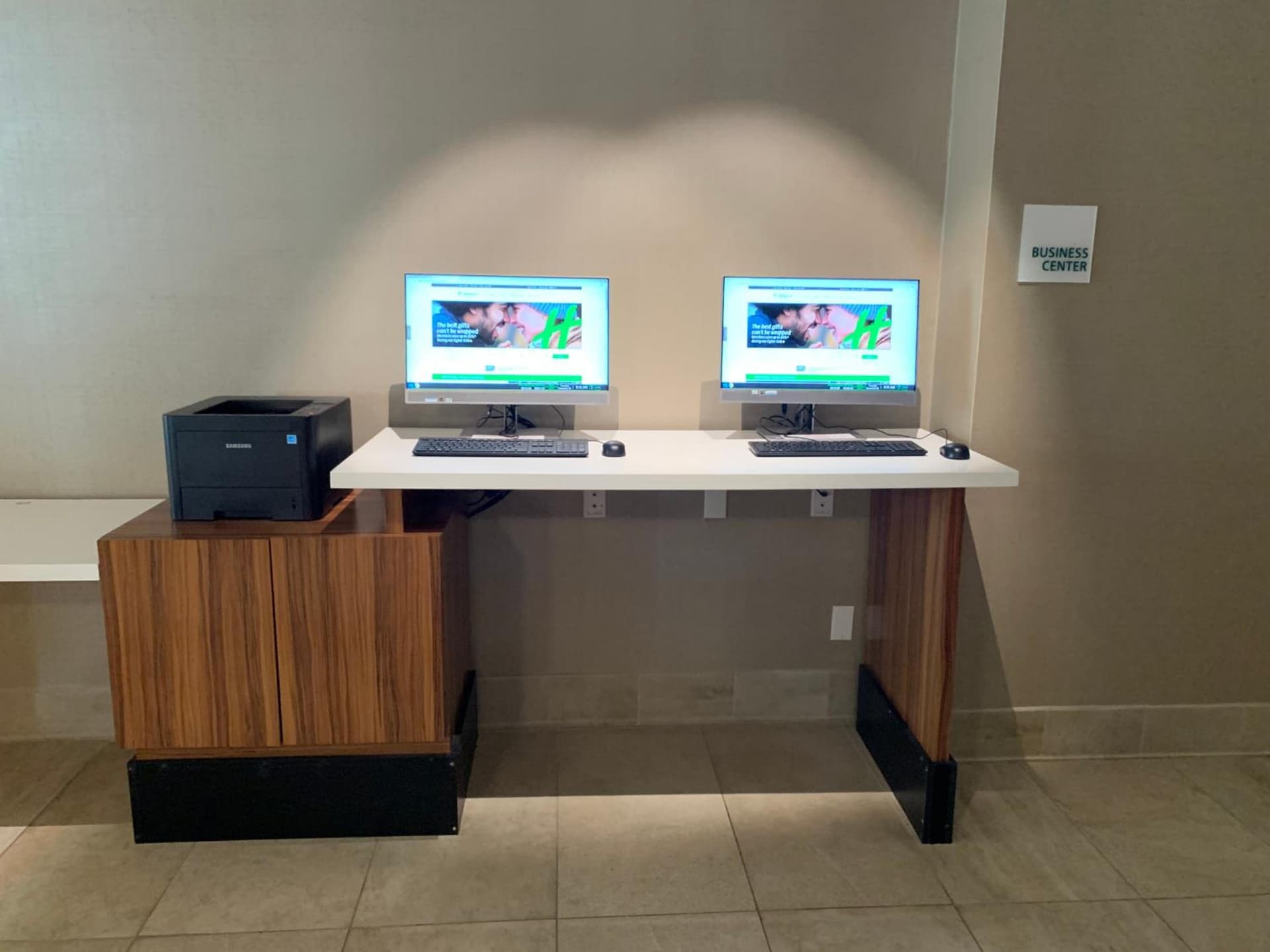 Holiday Inn Los Angeles - LAX Airport by IHG gallery photo in Los Angeles, CA — image 20