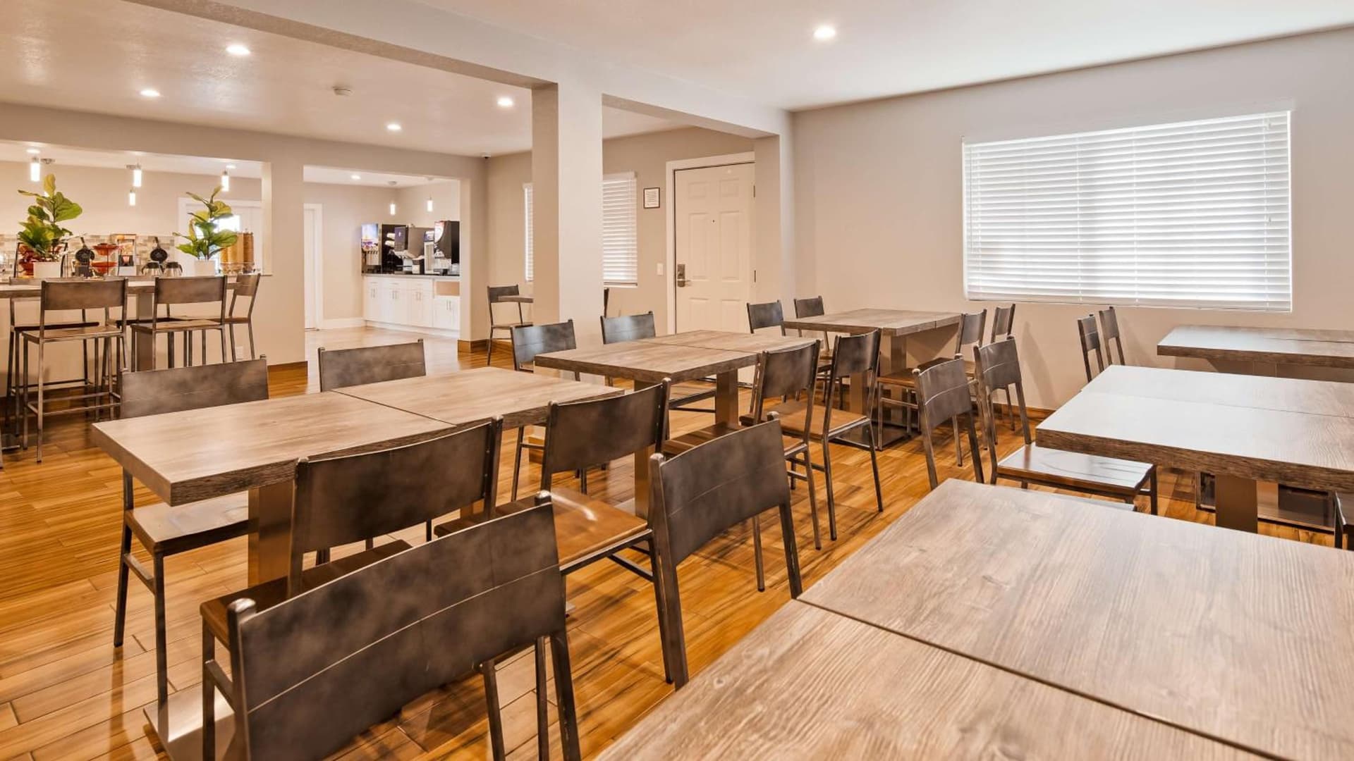 Best Western Plus Ontario Airport & Convention Center property views in Ontario, CA — gallery photo 3