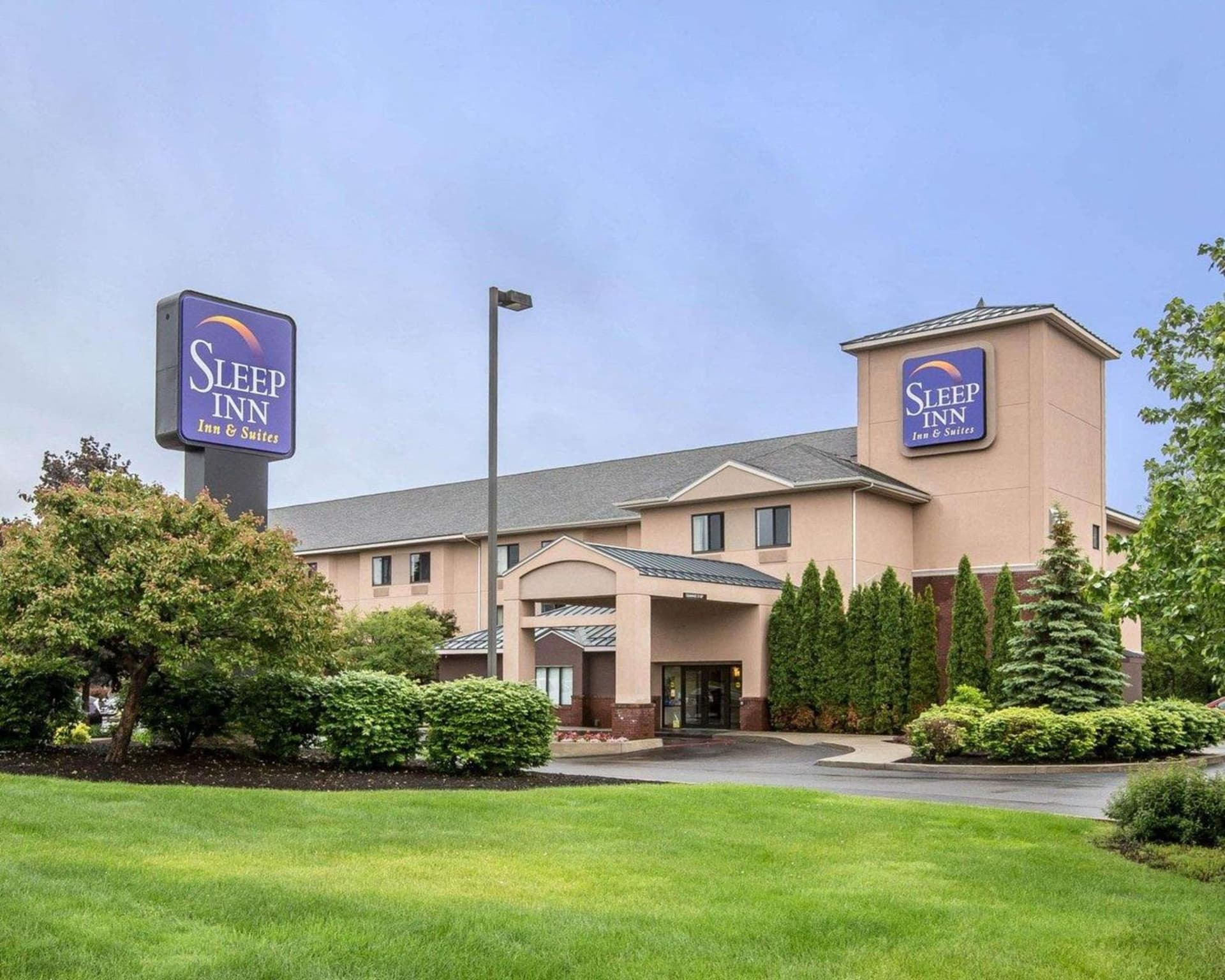 Sleep Inn & Suites Queensbury - Lake George interior in Queensbury, NY — gallery photo 2