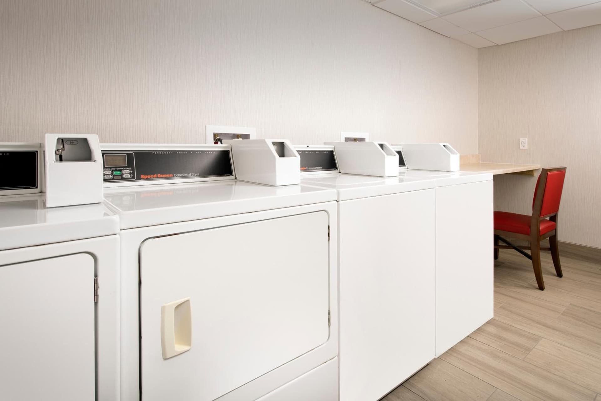 Holiday Inn Express & Suites Baltimore - BWI Airport North by IHG gallery photo in Linthicum Heights, MD — image 36