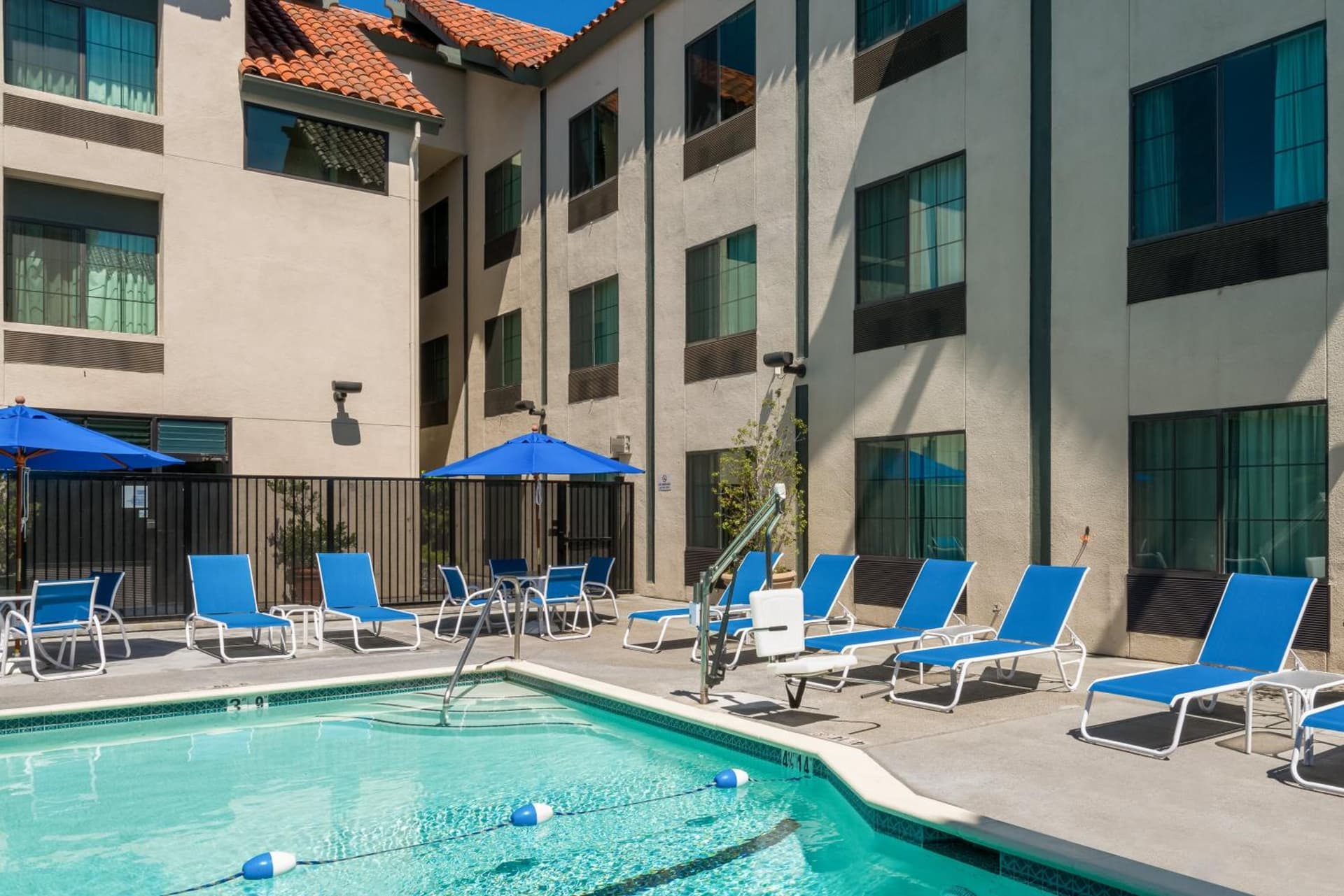Holiday Inn Express & Suites Santa Clara - Silicon Valley by IHG gallery photo in Santa Clara, CA — image 4