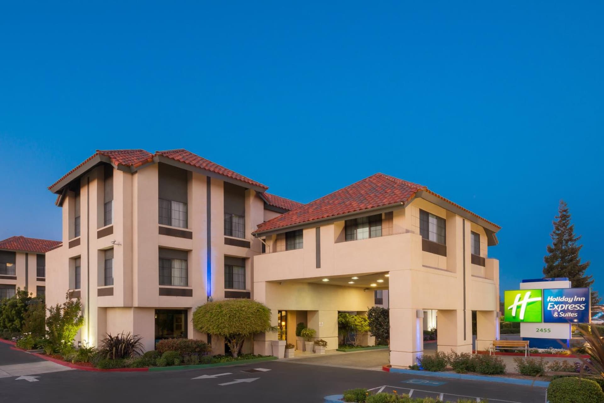 Holiday Inn Express & Suites Santa Clara - Silicon Valley by IHG gallery photo in Santa Clara, CA — image 19