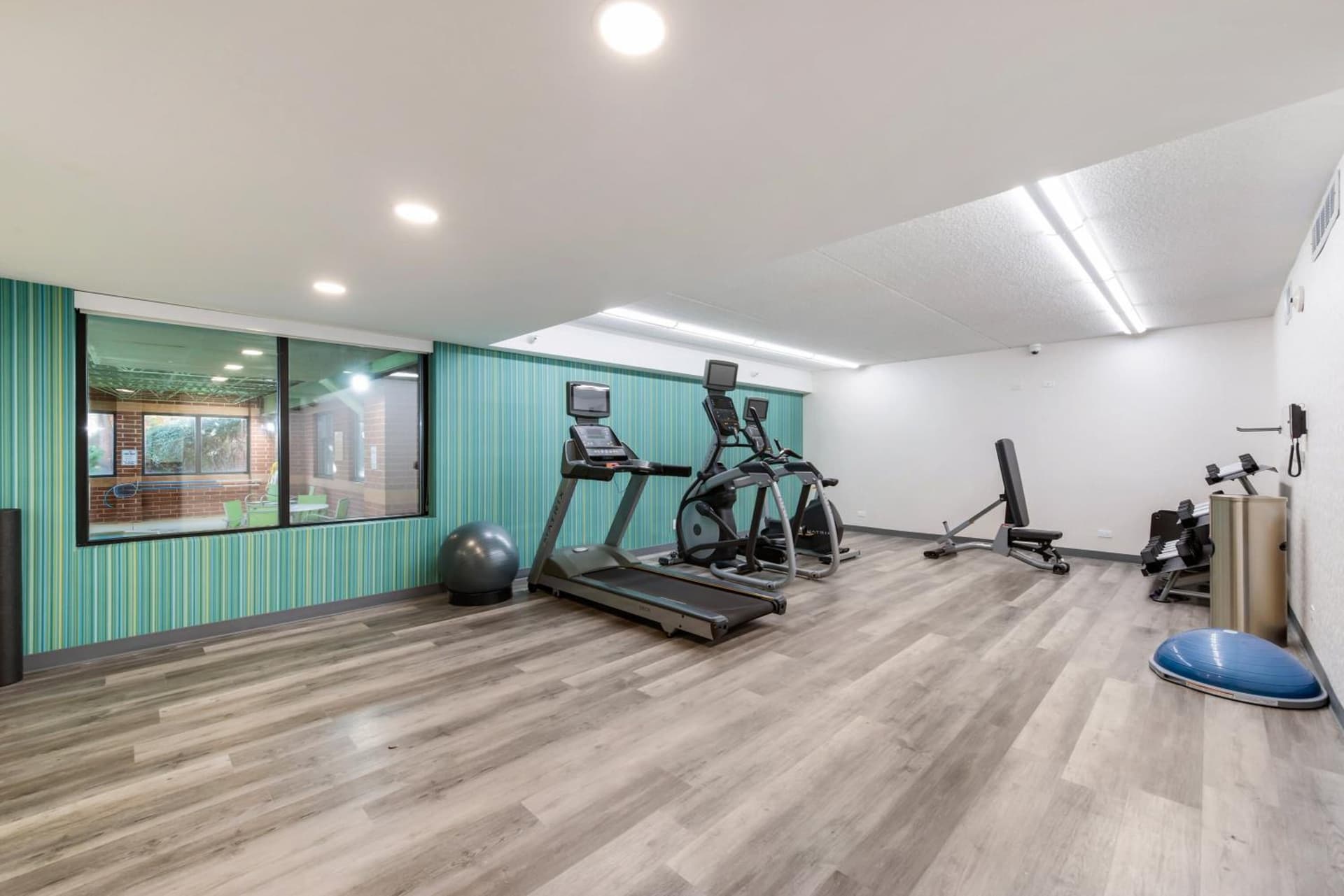 Holiday Inn Express Naperville by IHG gallery photo in Naperville, IL — image 15