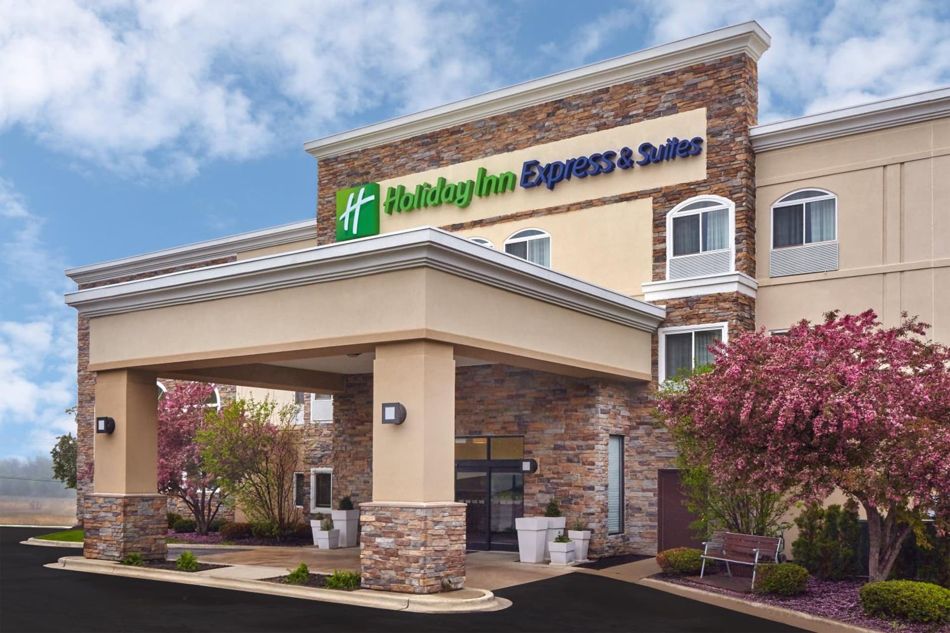 Holiday Inn Express & Suites Chicago-Libertyville by IHG featured exterior or lobby in Libertyville, IL — similar hotel