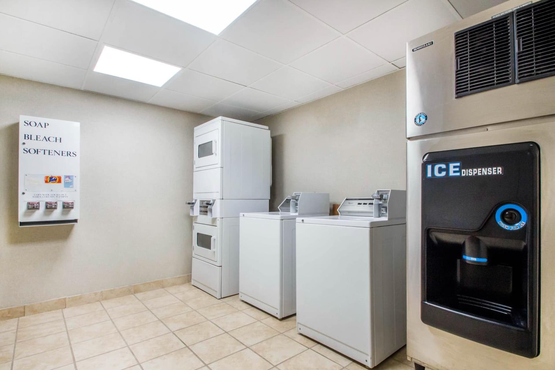 Holiday Inn Express & Suites - Albany Airport - Wolf Road by IHG property views in Albany, NY — gallery photo 3