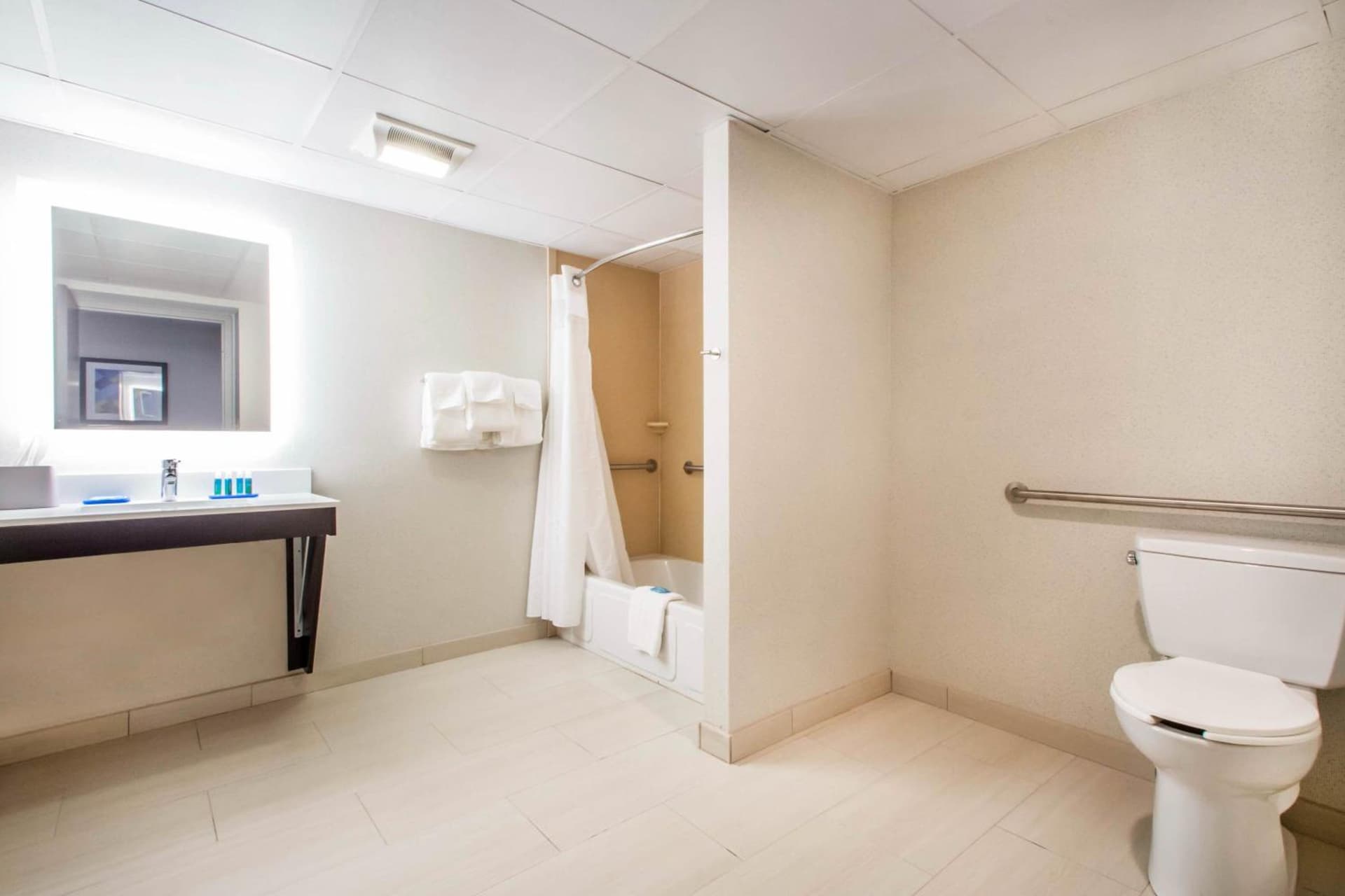 Holiday Inn Express & Suites - Albany Airport - Wolf Road by IHG gallery photo in Albany, NY — image 15