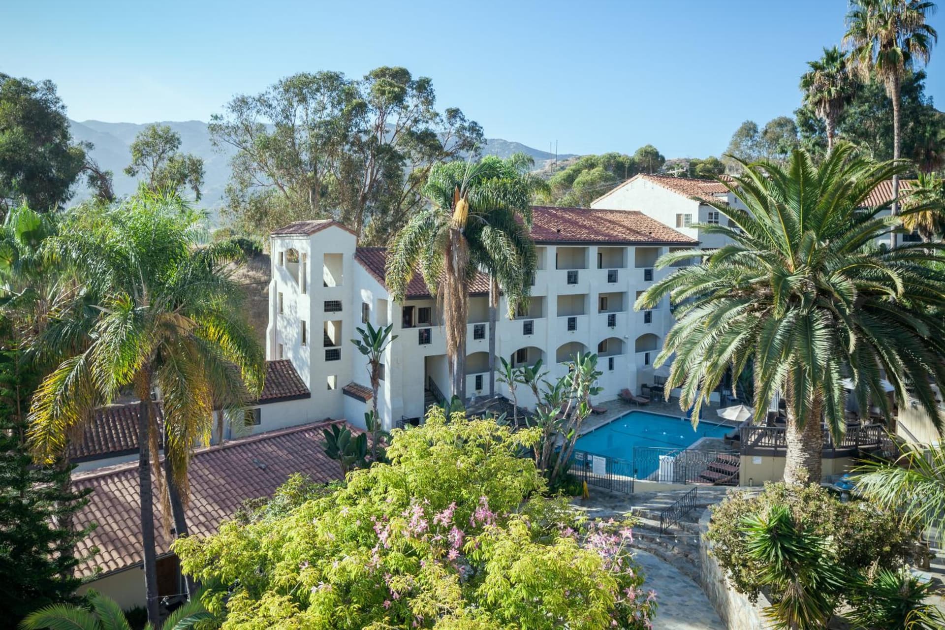Catalina Canyon Inn featured exterior or lobby in Avalon, CA — similar hotel