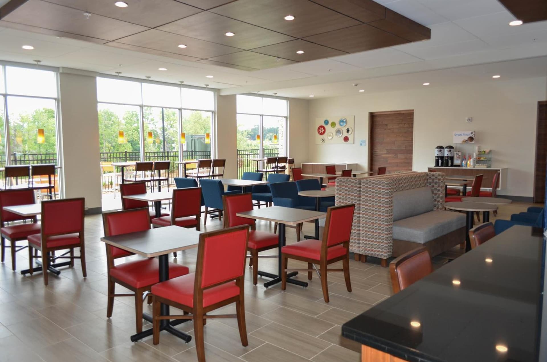 Holiday Inn Express & Suites - Charlotte NE - University Area by IHG gallery photo in Charlotte, NC — image 9