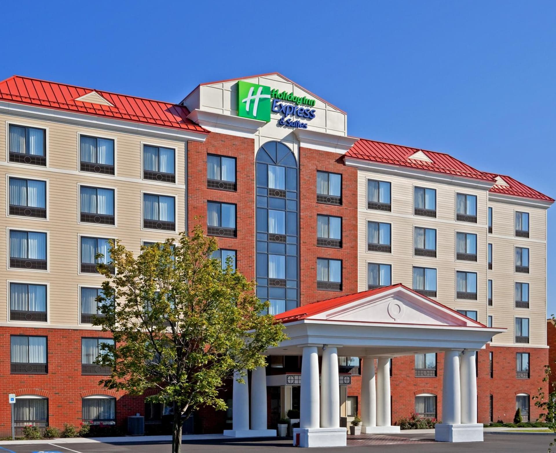 Holiday Inn Express & Suites Albany Airport Area - Latham by IHG interior in Latham, NY — gallery photo 2